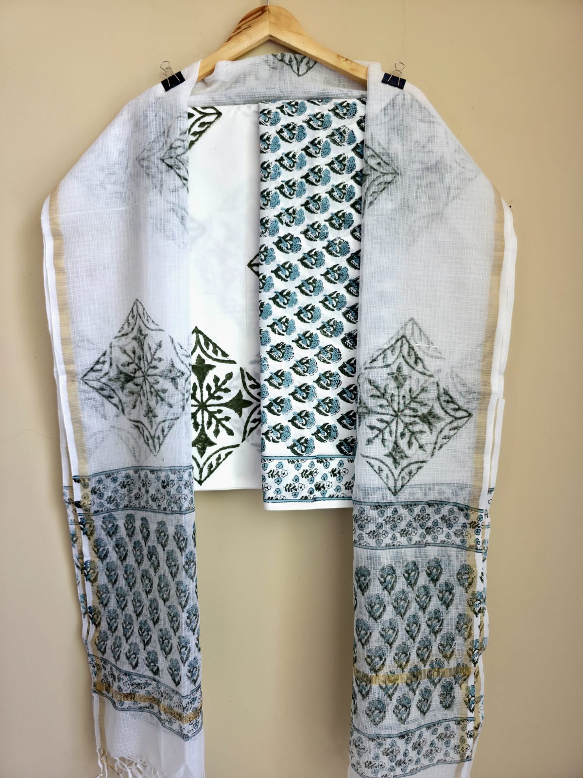 White Indigo Booti Hand Block Print Cotton Suit with Kota Doria Zari Dupatta – Unstitched 3 Piece Suit Material 1BXxNsGIWL-PKnyaVPFxcrxFEAKX4ZQu3_w2000