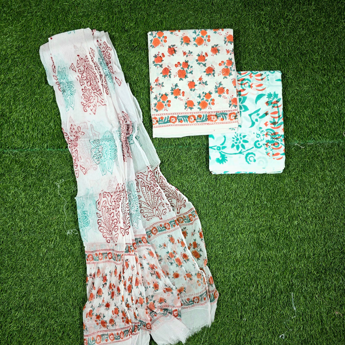 Gulnaar Coral Aqua Floral Hand Block Print Cotton Suit with Chiffon Dupatta – Unstitched 3 Piece Suit Material 1Br9uC-wegtWU9QgnkLZUiSsApLZ92vh5_w2000