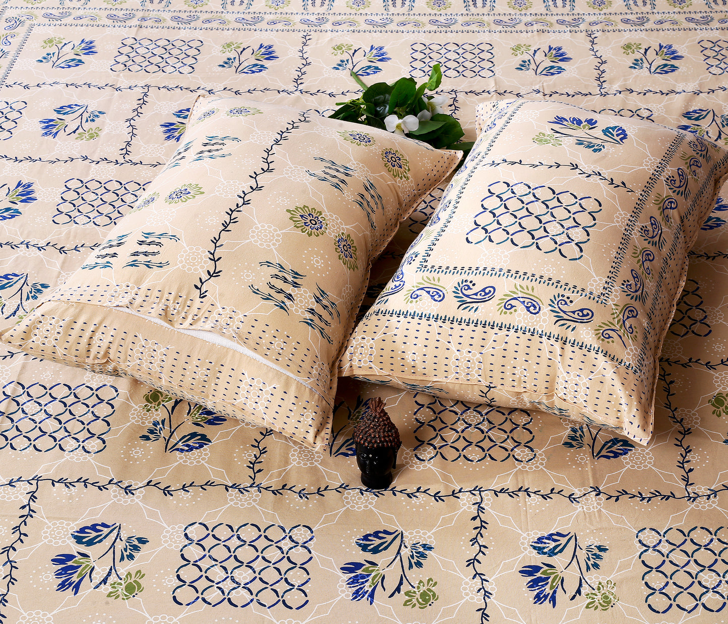 Material: Cotton Bagru Floral Boota Printed Indigo Sole King Size Bedsheet, For Home Bedsheet Jaipuri_Handblock_Printed_King_Size_Bedsheet_116