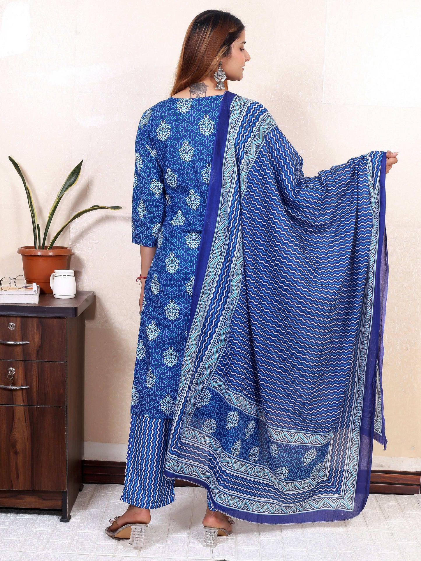 Srishti Textile Cotton Kurti with Mulmul Dupatta Kurti cotton-kurti-with-mulmul-dupatta-blue-suit-back-view-_5