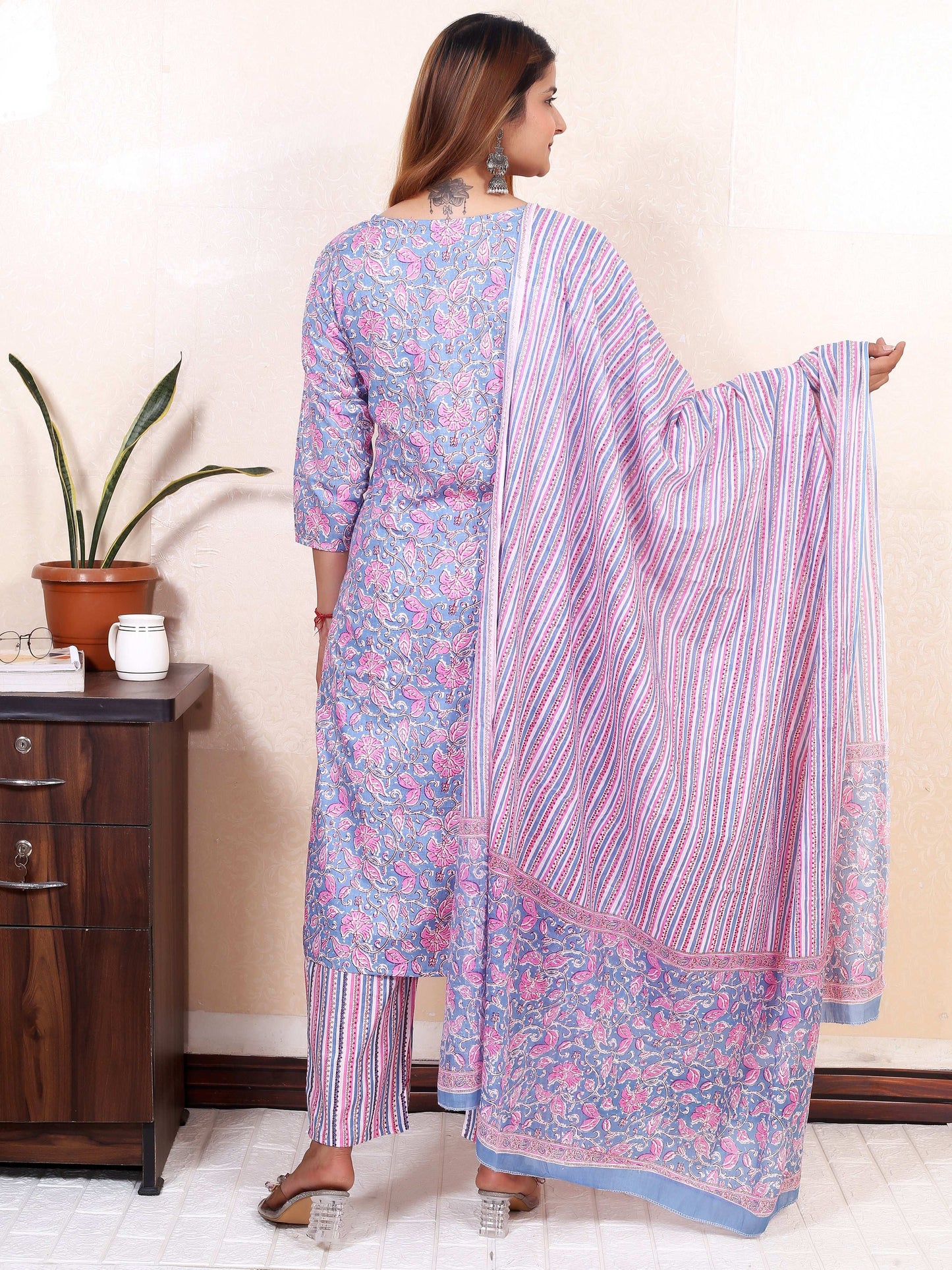 Srishti Textile Handblock Printed Kurti with Dupatta Kurti handblock-printed-kurti-with-dupatta-back-view-_5