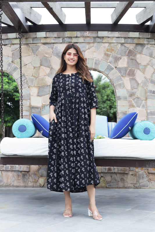 Srishti Textile Black and White Booti Design Kurti Long Kurti vendor-black-and-white-booti-design-kurti-outdoor-photo