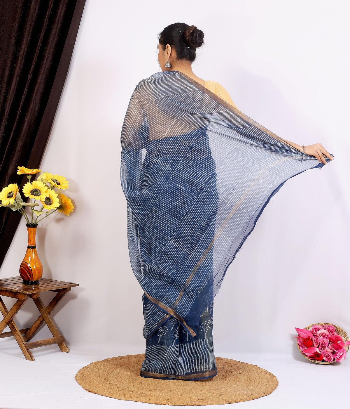 Indigo Dabu Tree Buti Kota Doria dabu hand block print saree with blouse – indigo blue – wholesale Jaipur – view 4