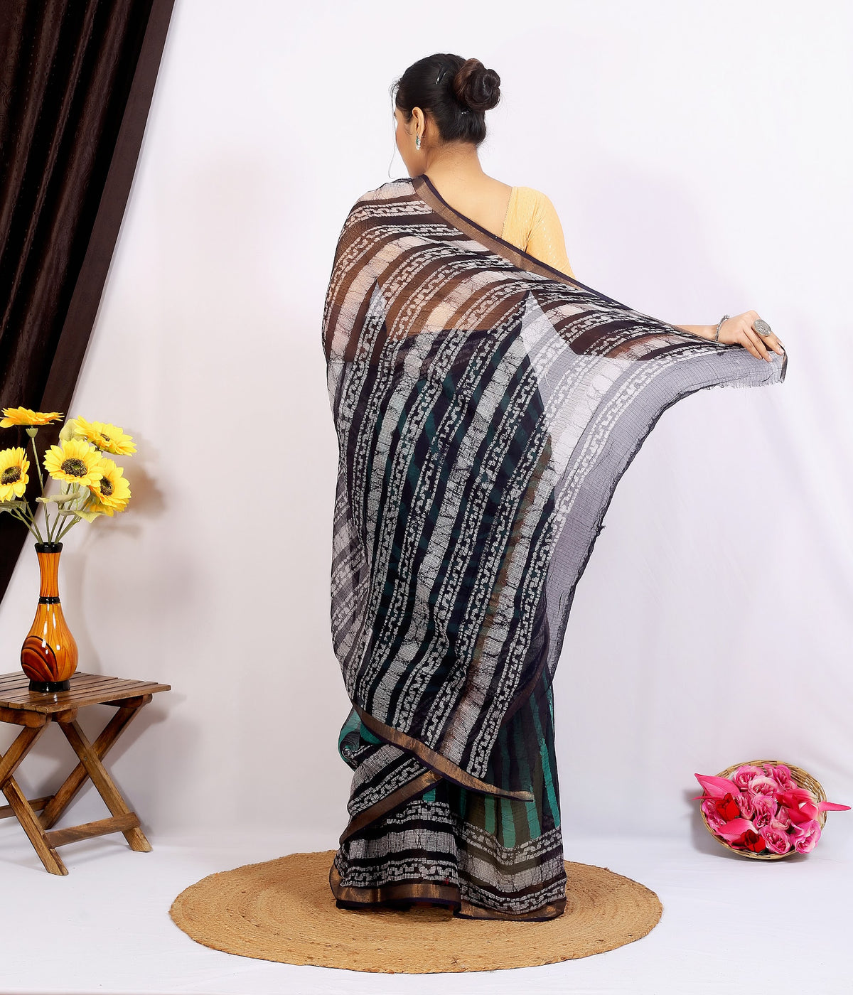 Bottle Green Black Dabu Kota Doria dabu hand block print saree with blouse – bottle green and black – wholesale Jaipur – view 4