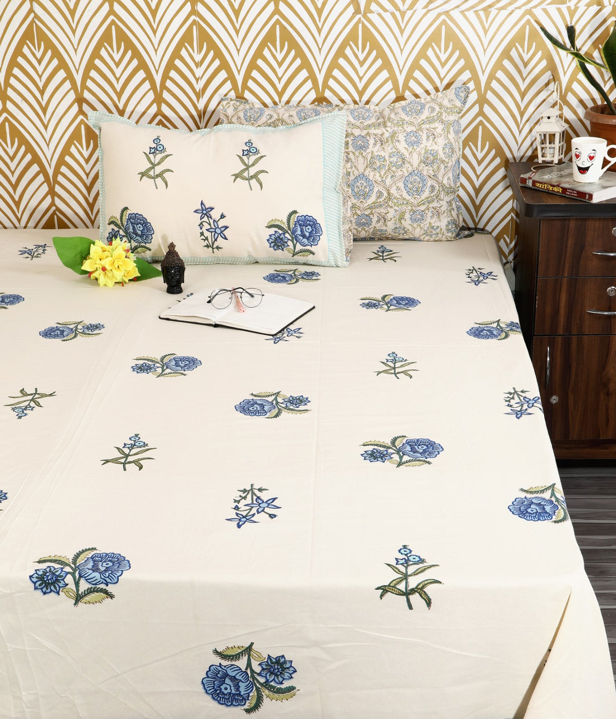 Prakriti Yuvraj Blue Rose Buta Pure Cotton King Size Bedsheet 108x108 with 2 Pillow Covers Bedsheet 154ZPHoHX1NCGAO7w5znySg_wLvJ-meDt_w2000