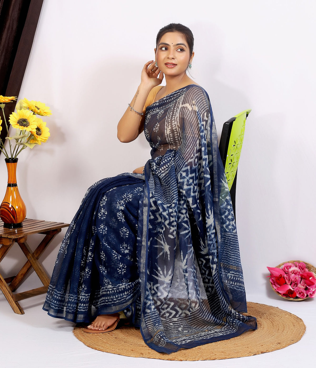 Indigo Phool Stripe Dabu Kota Doria dabu hand block print saree with blouse – indigo blue – wholesale Jaipur – view 3