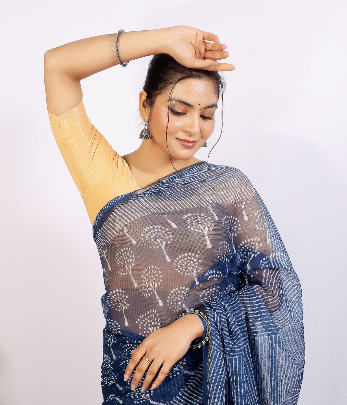Indigo Dabu Tree Buti Kota Doria dabu hand block print saree with blouse – indigo blue – wholesale Jaipur – view 2
