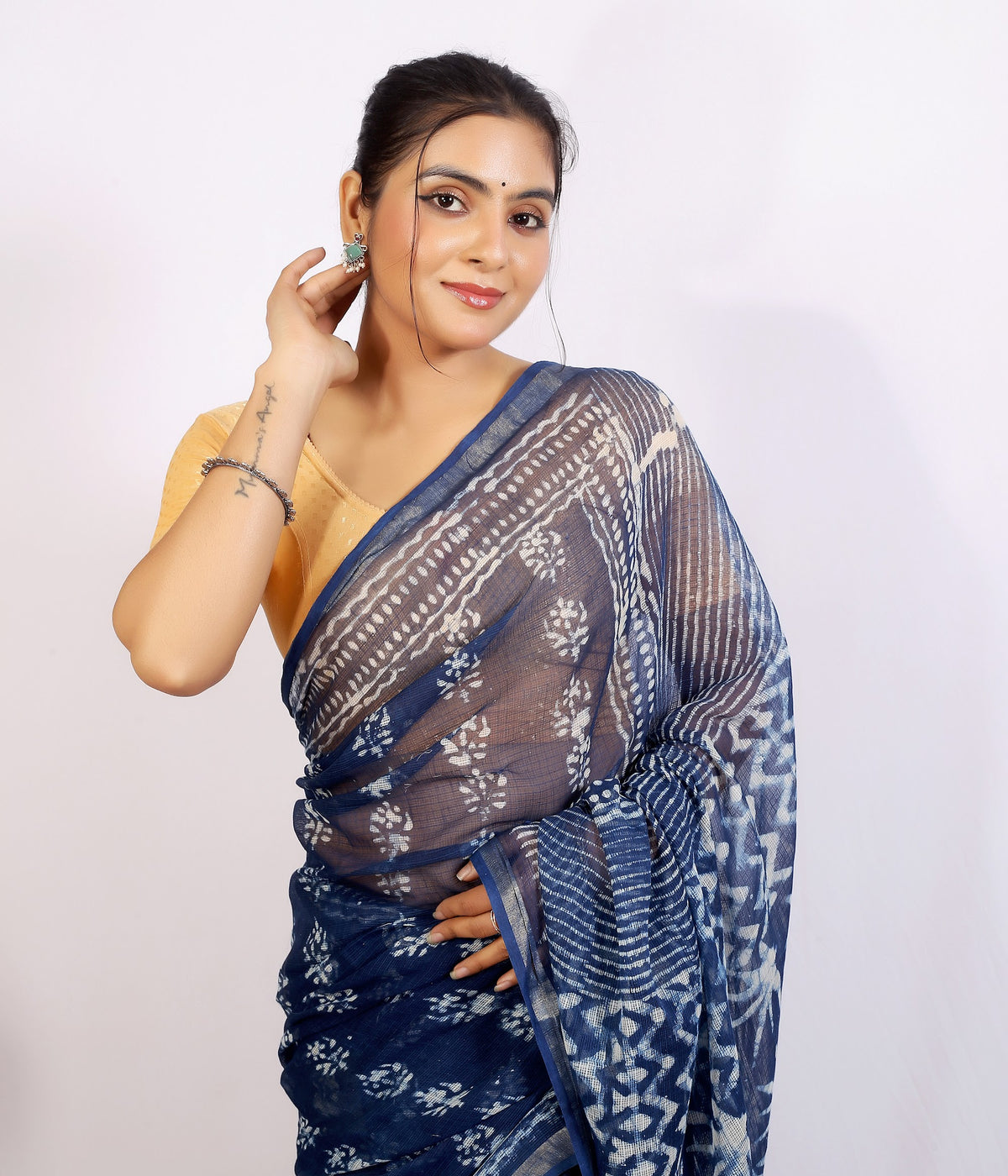 Indigo Phool Stripe Dabu Kota Doria dabu hand block print saree with blouse – indigo blue – wholesale Jaipur – view 2