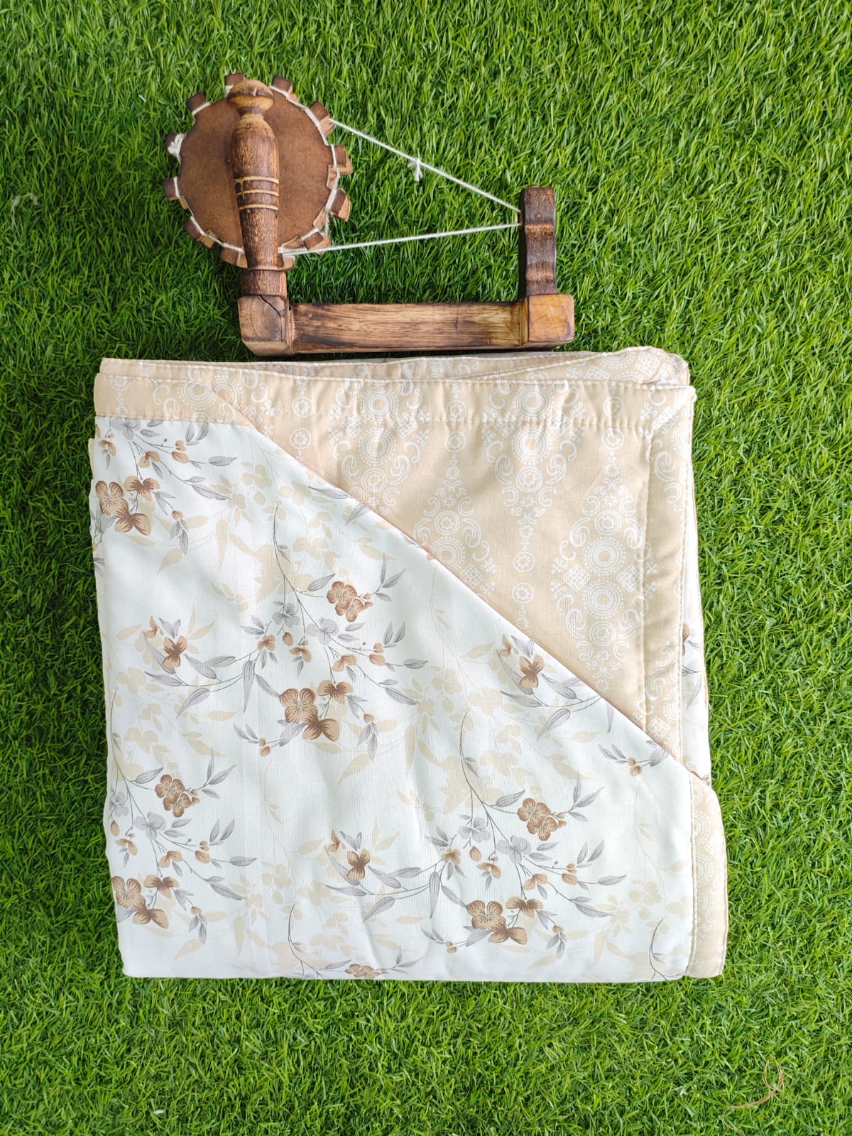 Beige Floral Vine Reversible Double Bed Dohar 90x100 – Styler Collection Dohar 1DjwVCafkiDDdNZY5IX-9mn64_jC7TkTr_w2000