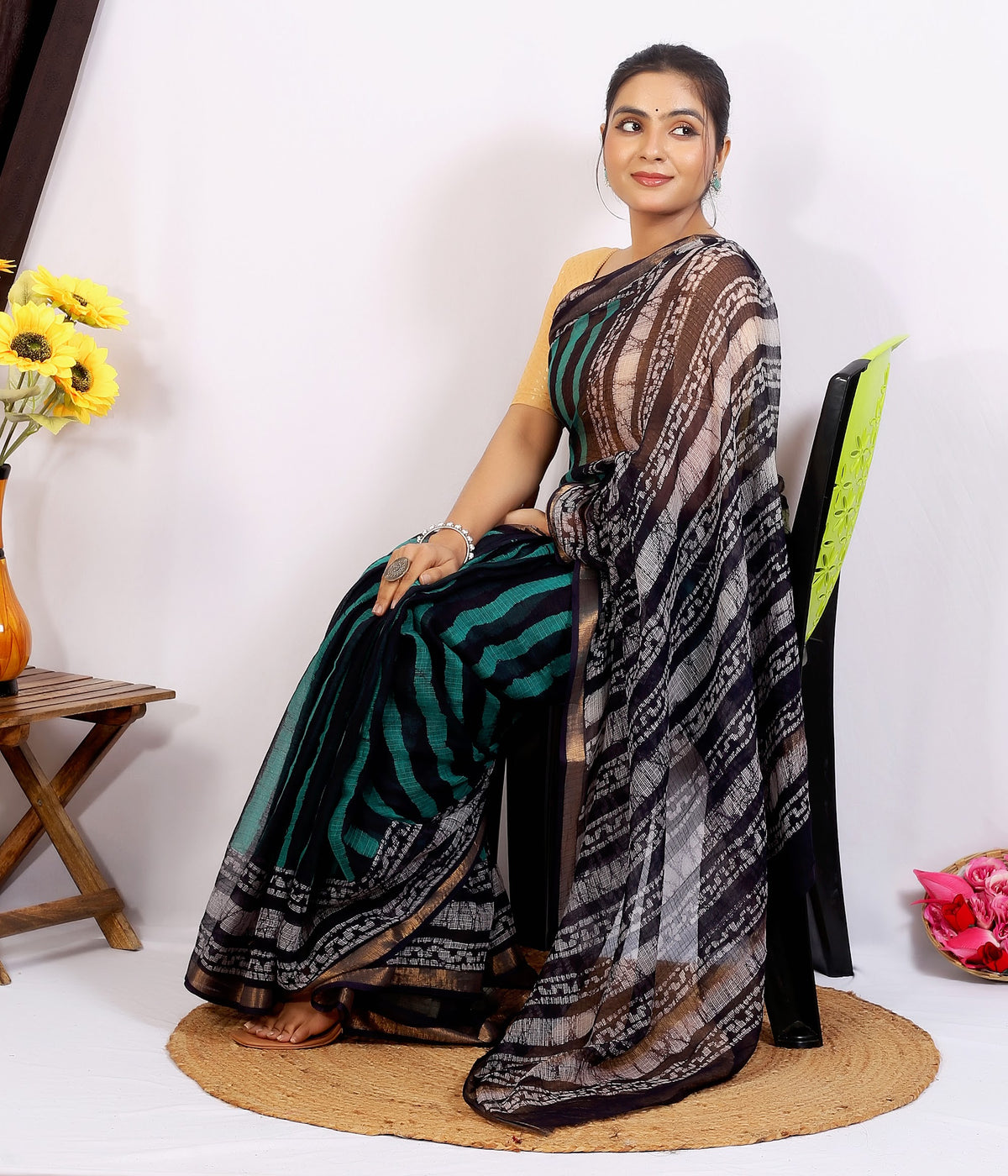 Bottle Green Black Dabu Kota Doria dabu hand block print saree with blouse – bottle green and black – wholesale Jaipur – view 3