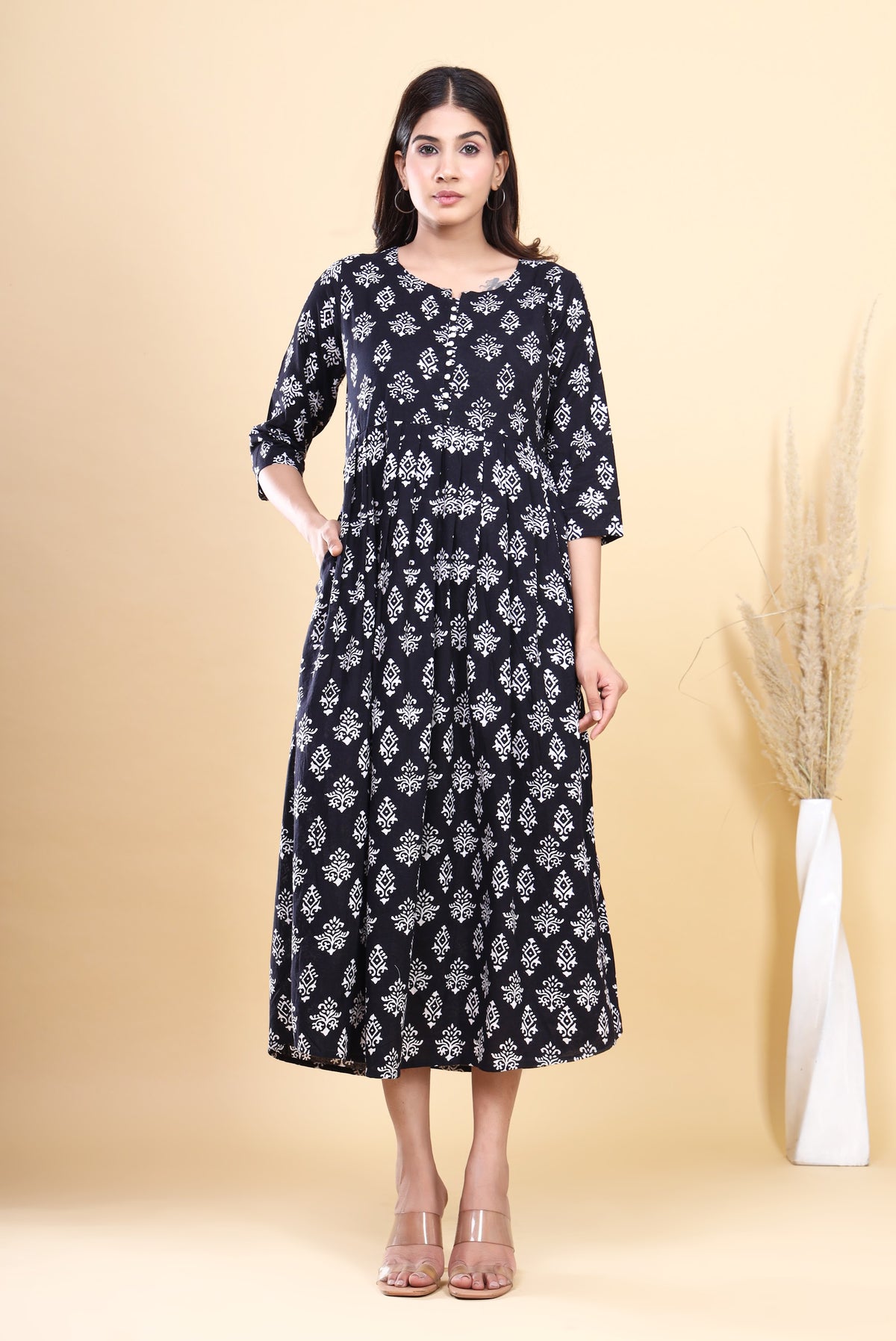 Printed Cotton Tiered Kurti Dress – Black Buta Long (Make to Order) Ready to Wear 1GbnqB5CLzRoZXg_zmCapei06k8eAyGui_w2000