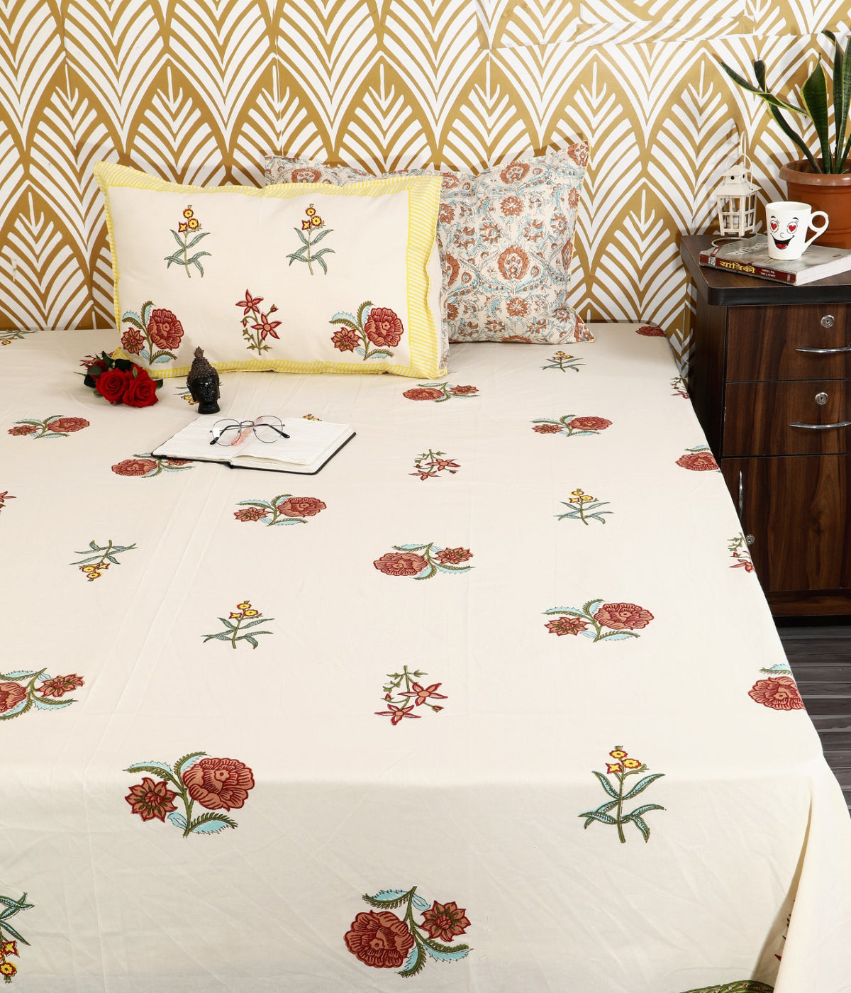 Prakriti Yuvraj Red Rose Yellow Border Pure Cotton King Size Bedsheet 108x108 with 2 Pillow Covers Bedsheet 1GdQXTX-i3T5ZYcPK7LoPqnW-0L63pyIc_w2000