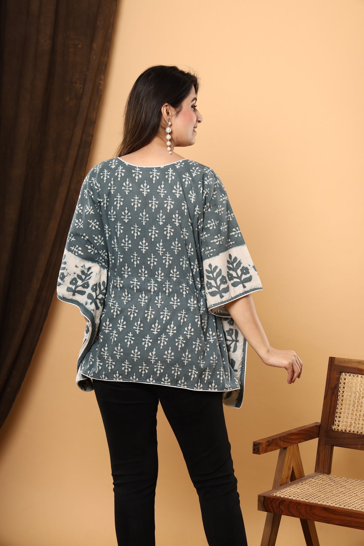 Printed Cotton Short Kaftan Top 26 inch – Grey Buta (Make to Order) Ready to Wear 1Jed2Ug_Jc19ylmRSU5woxBBcATSZ7-D0_w2000