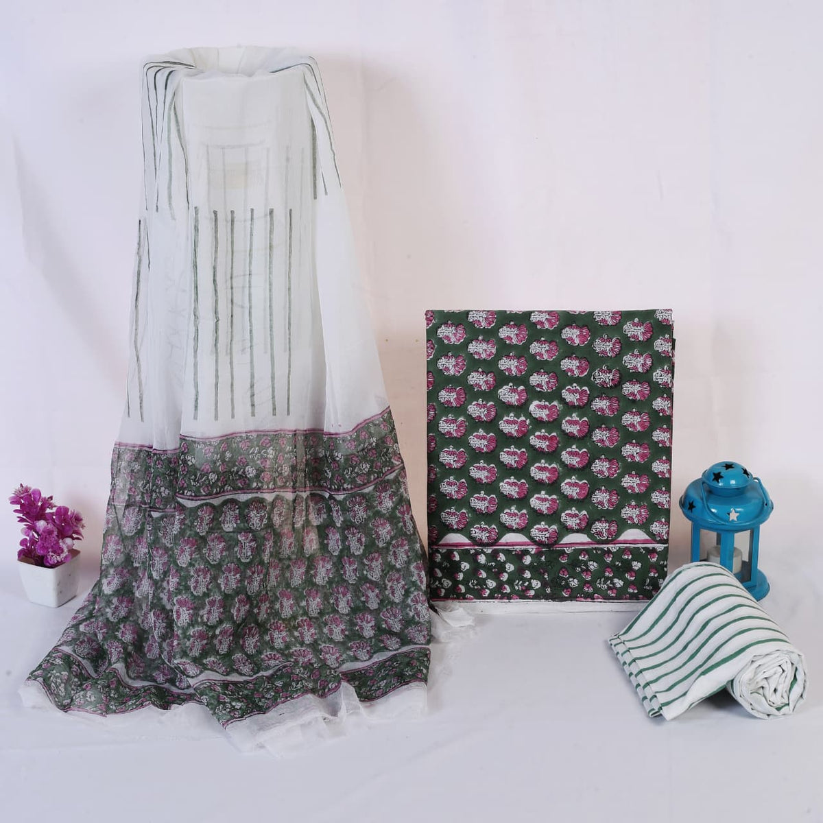 Black Grey Floral Stripe Hand Block Print Cotton Suit with Chiffon Dupatta – Unstitched 3 Piece Suit Material 1K-SyAeGaaX0CyXeg5vDXQA_MX0L7s0ma_w2000