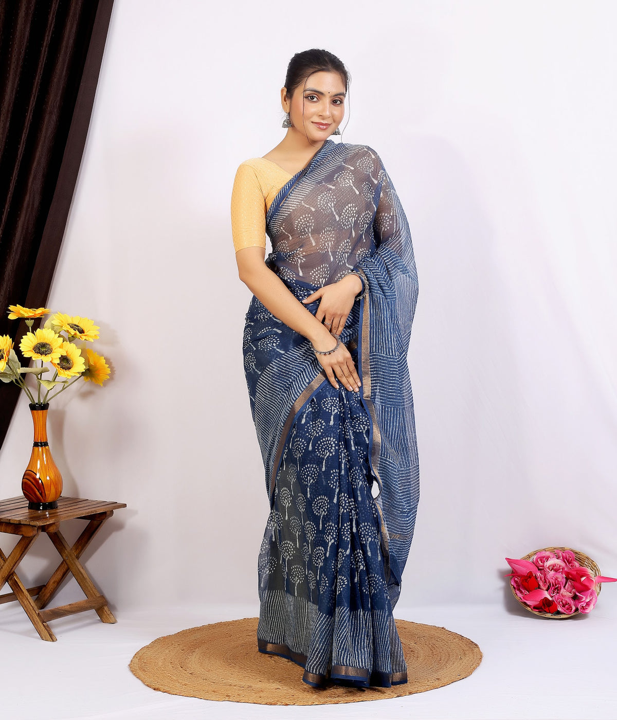 Indigo Dabu Tree Buti Kota Doria dabu hand block print saree with blouse – indigo blue – wholesale Jaipur – view 5