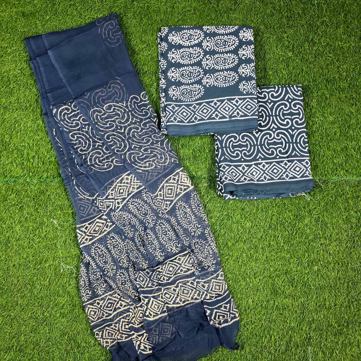 Gulnaar Navy Paisley Buta Hand Block Print Cotton Suit with Chiffon Dupatta – Unstitched 3 Piece Suit Material 1MLV21knVYFhUjNSDFJTyP4gIanKx99Nj_w2000