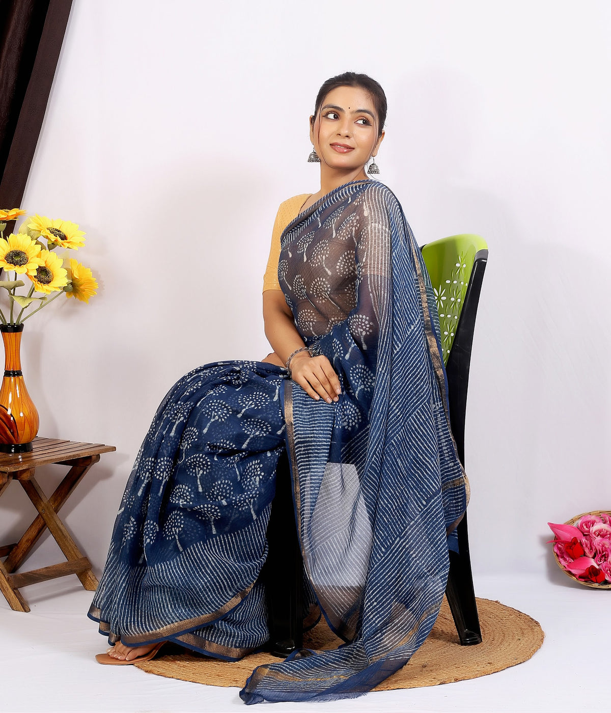 Indigo Dabu Tree Buti Kota Doria dabu hand block print saree with blouse – indigo blue – wholesale Jaipur – view 3