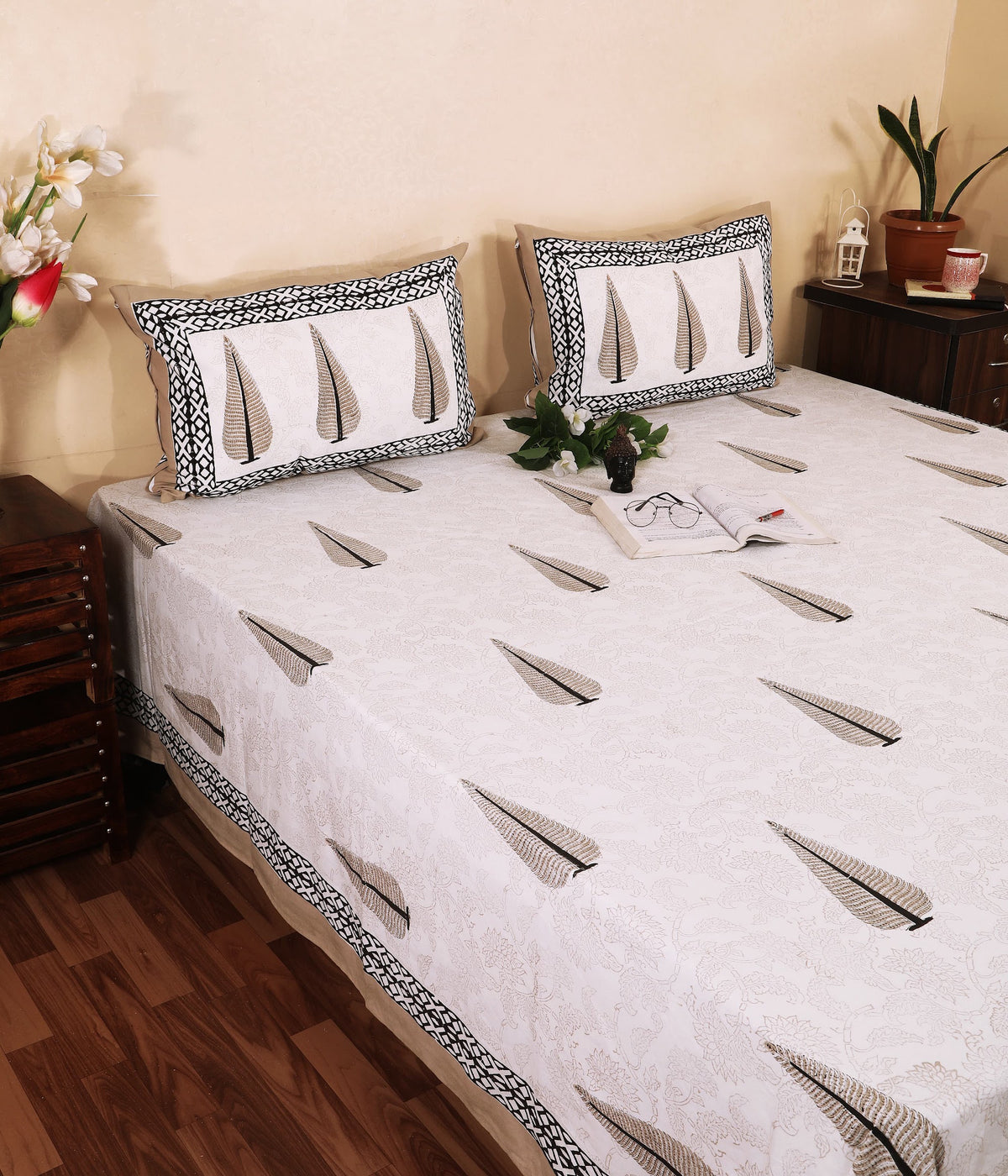 Saru Patti hand block printed Murugan cotton double bedsheet 95x108 with 2 pillow covers – grey and beige – wholesale Jaipur – view 2