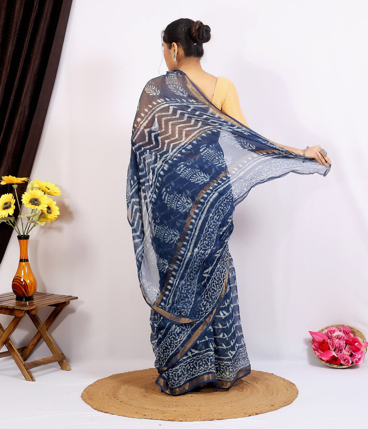 Indigo Zigzag Dabu Kota Doria dabu hand block print saree with blouse – indigo blue – wholesale Jaipur – view 4