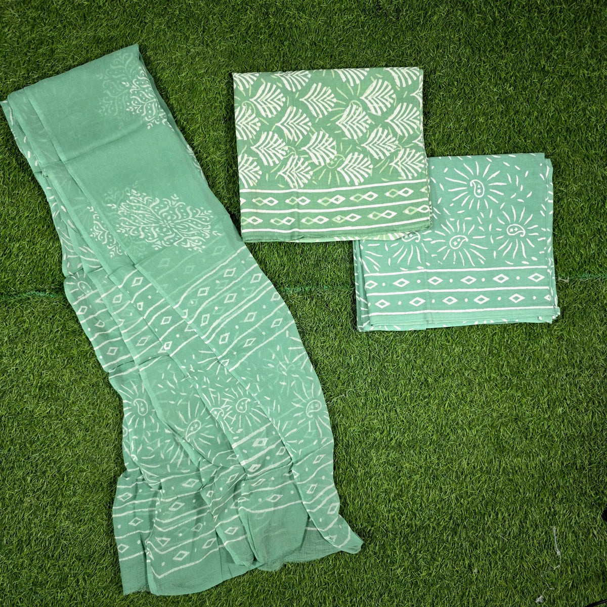 Gulnaar Mint Green Buta Hand Block Print Cotton Suit with Chiffon Dupatta – Unstitched 3 Piece Suit Material 1QeLcGzLTUnNXl2IERFQjx-Wo1rMyZHN0_w2000