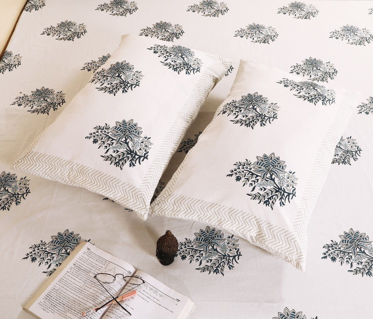 Neem Buta hand block printed Murugan cotton double bedsheet 95x108 with 2 pillow covers – grey – wholesale Jaipur – view 3
