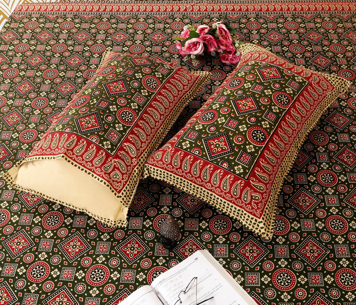 Bagru Mahal Black Red Ajrakh Cotton King Size Bedsheet 108x108 with 2 Pillow Covers Bedsheet 1T6EgyE4Z2W6EJcLhAwdOauBKNS78Q-3V_w2000