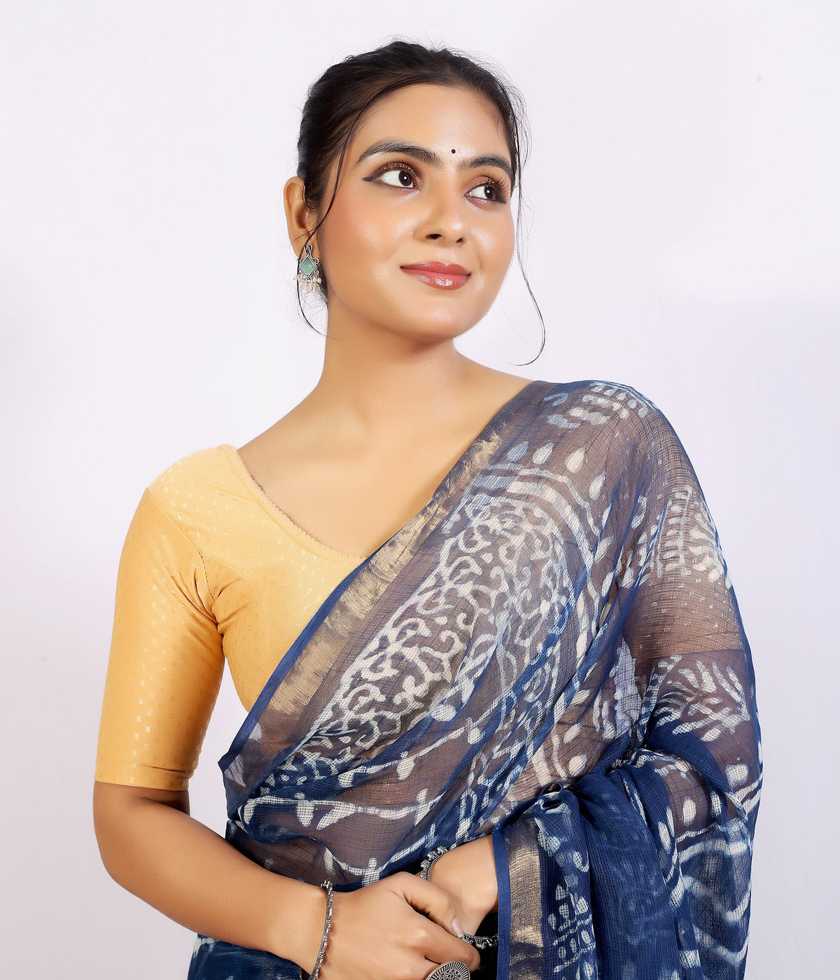 Indigo Zigzag Dabu Kota Doria dabu hand block print saree with blouse – indigo blue – wholesale Jaipur – view 2