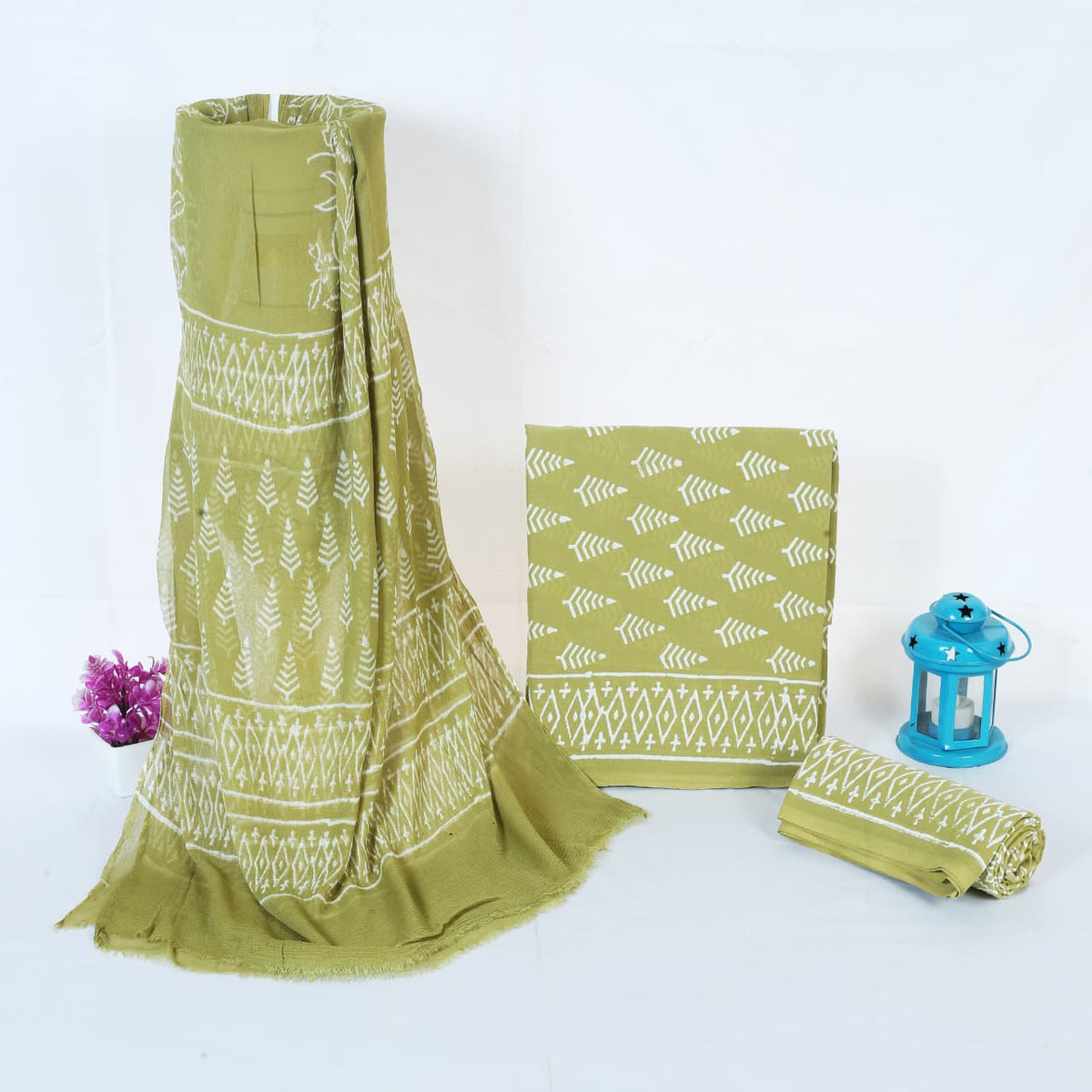 Lime Green Buta Hand Block Print Cotton Suit with Chiffon Dupatta – Unstitched 3 Piece Suit Material 1ZvUBHc0LDTEMcoT0m8zz43XU7mptZUrj_w2000