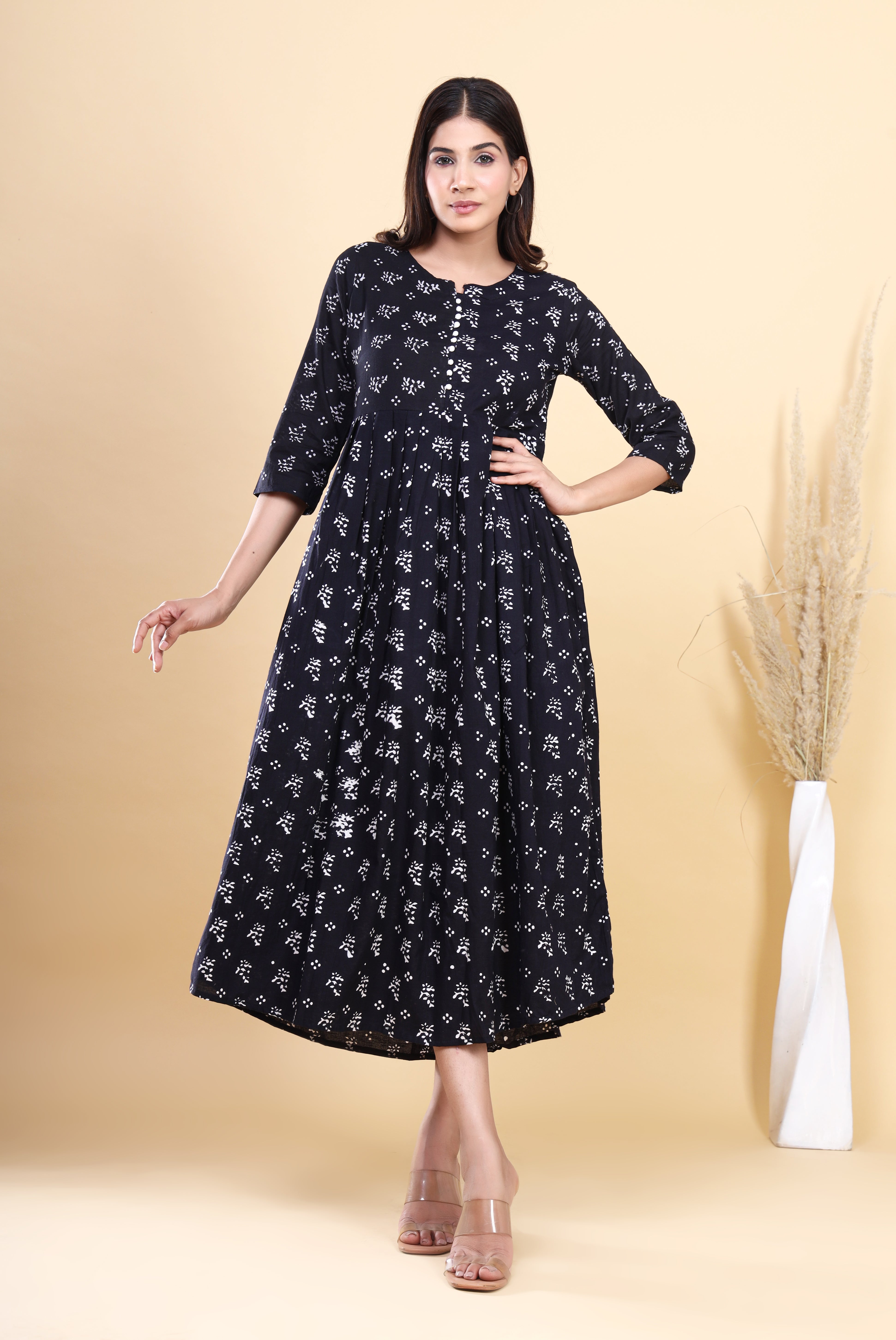 Jaipuri HandBlock Printed Cotton Long Kurti: Booti Design in Black and White with Handy Pocket