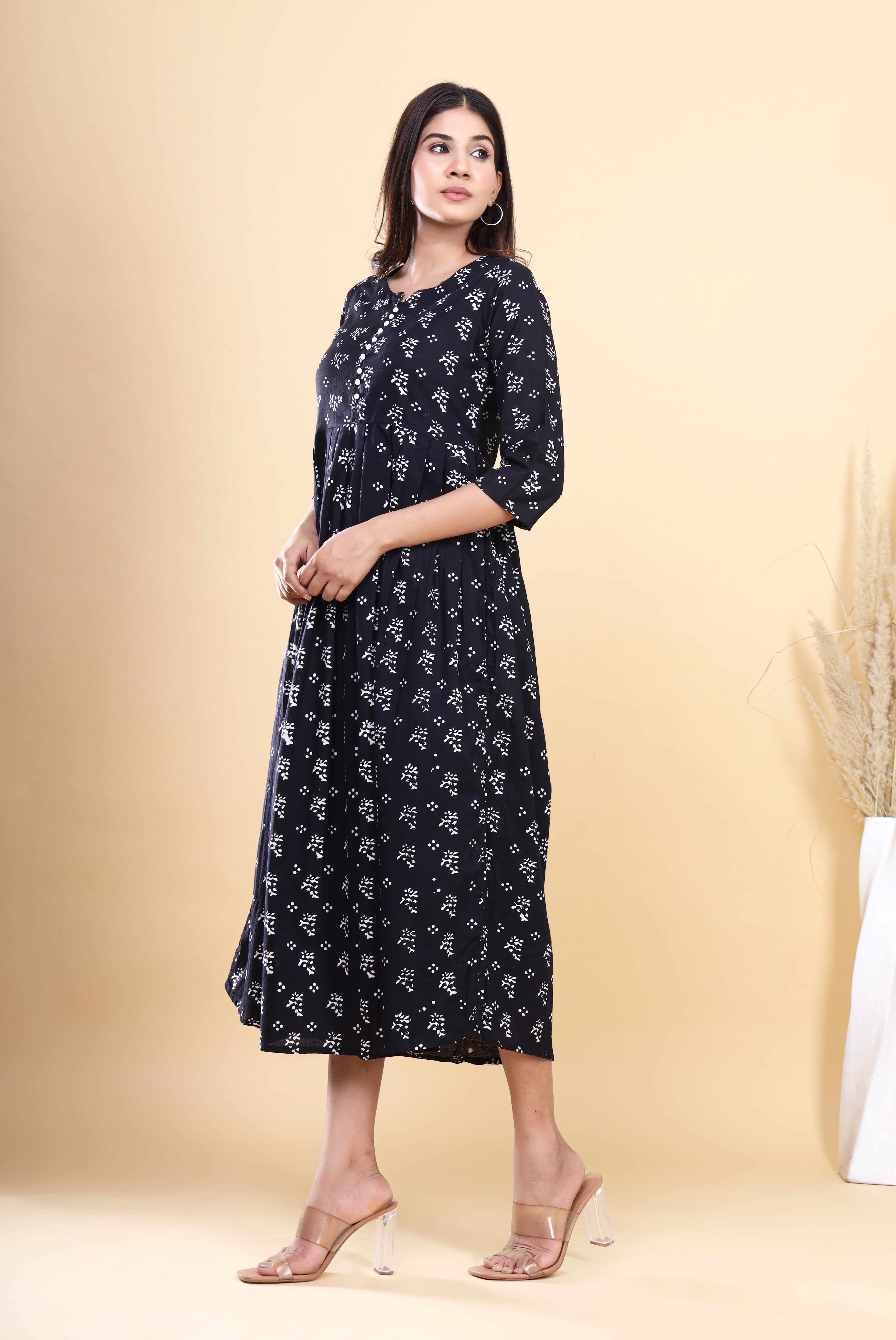 Jaipuri HandBlock Printed Cotton Long Kurti: Booti Design in Black and White with Handy Pocket