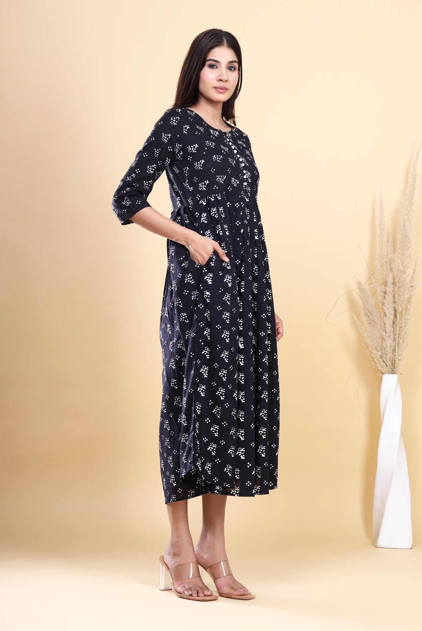 Jaipuri HandBlock Printed Cotton Long Kurti: Booti Design in Black and White with Handy Pocket