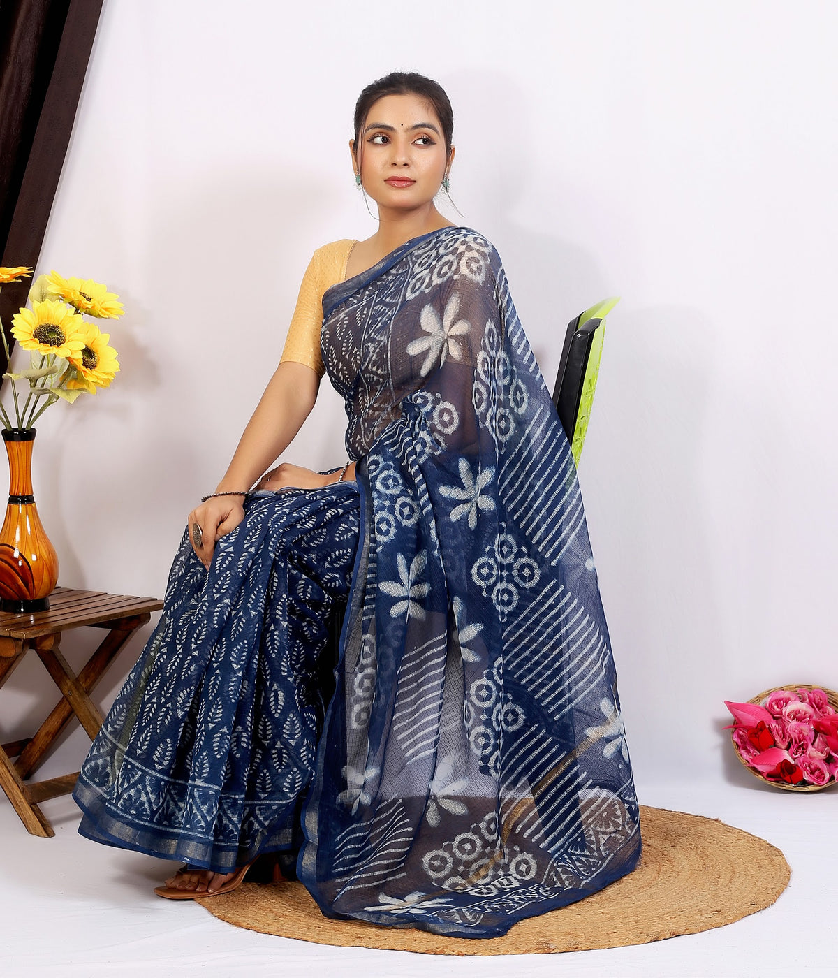 Indigo Floral Dabu Kota Doria dabu hand block print saree with blouse – indigo blue – wholesale Jaipur – view 3