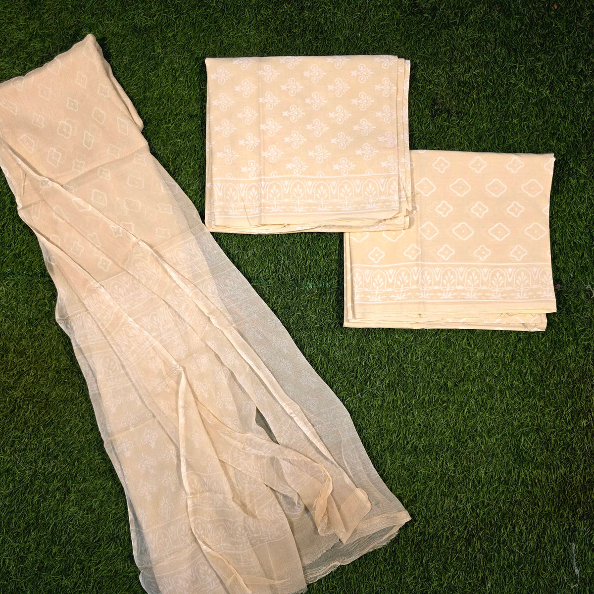 Gulnaar Peach Buti Hand Block Print Cotton Suit with Chiffon Dupatta – Unstitched 3 Piece Suit Material 1bWQUWrwDzAozi2lFcmqFP5fHwEep3R20_w2000