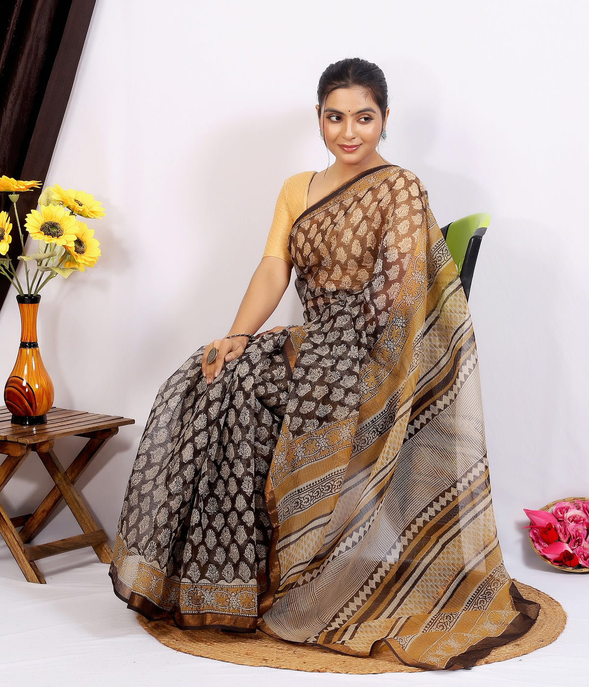 Grey Beige Bagru Jaal Kota Doria bagru hand block print saree with blouse – grey and beige – wholesale Jaipur – view 3