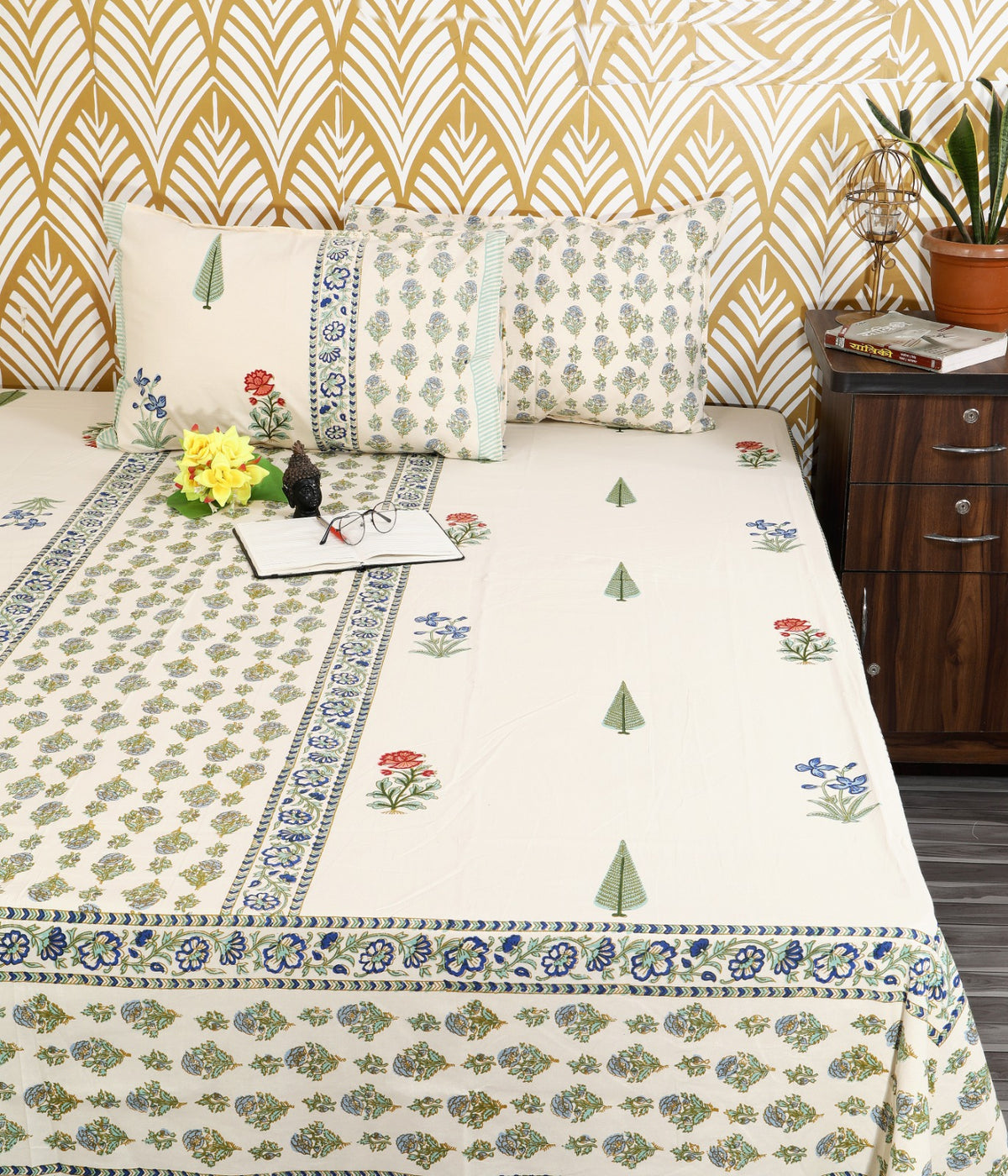 Prakriti Yuvraj Green Panel Floral Pure Cotton King Size Bedsheet 108x108 with 2 Pillow Covers Bedsheet 1ecyZAEMVcg8ws_PoEvdK820ydrG31AMY_w2000