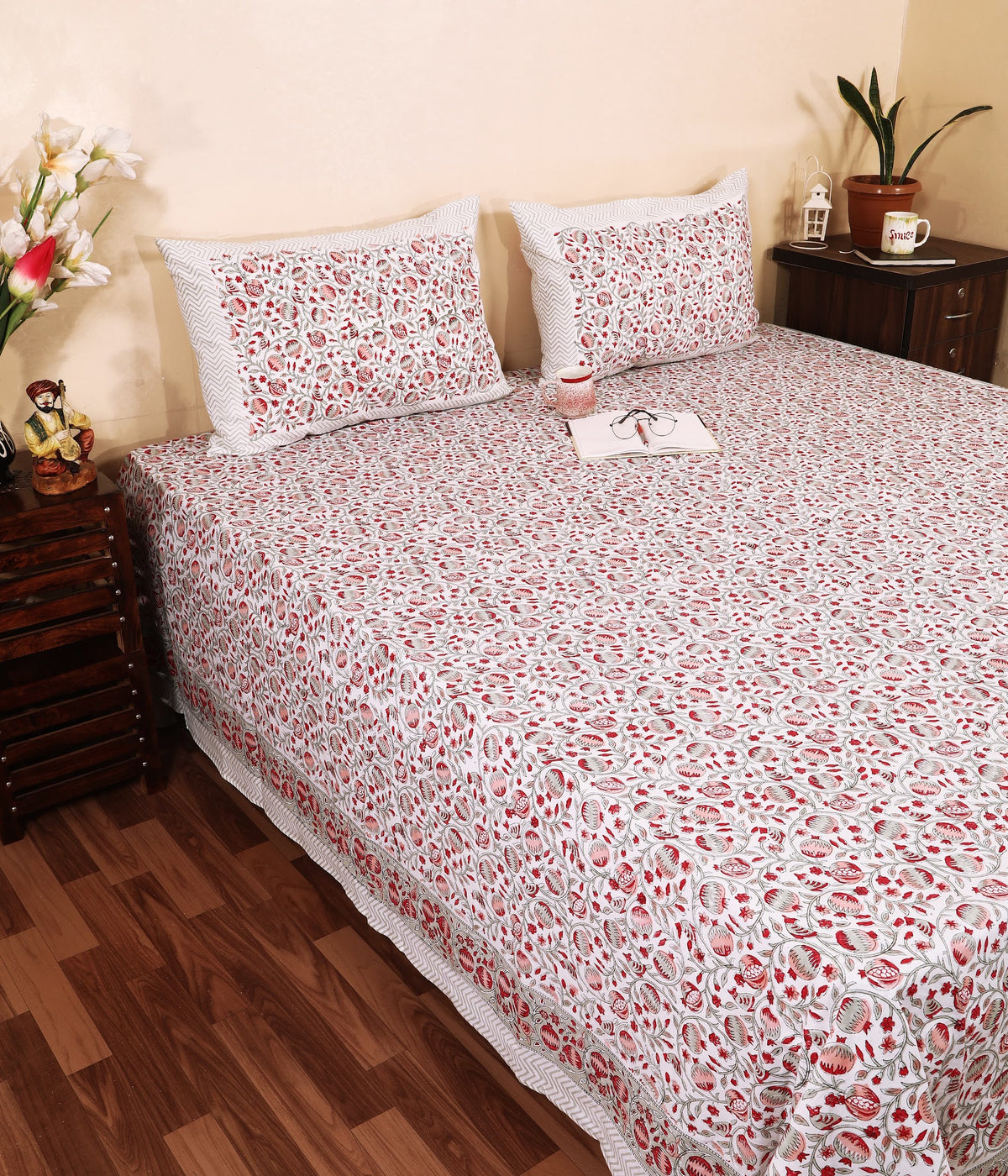 Gulabi Jaal hand block printed Murugan cotton double bedsheet 95x108 with 2 pillow covers – pink and red – wholesale Jaipur – view 2