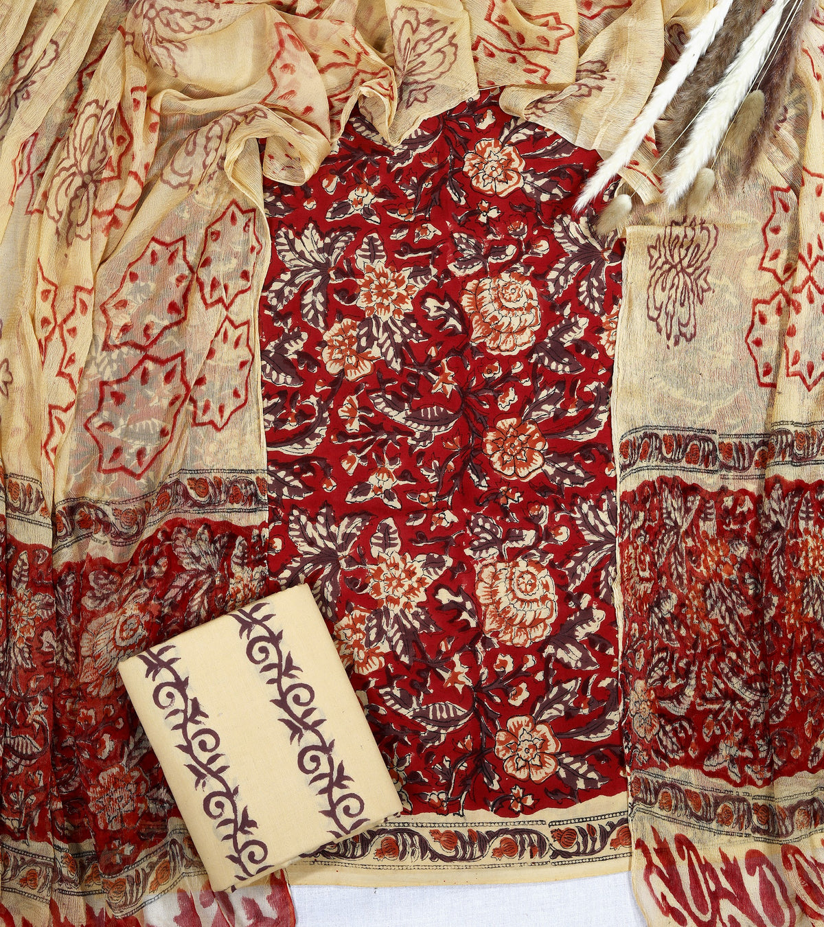 Gulnaar Maroon Floral Jaal Hand Block Print Cotton Suit with Chiffon Dupatta – Unstitched 3 Piece Suit Material 1hnfR2krK_zB0CNqq5ue75RIJiPwTJiWV_w2000