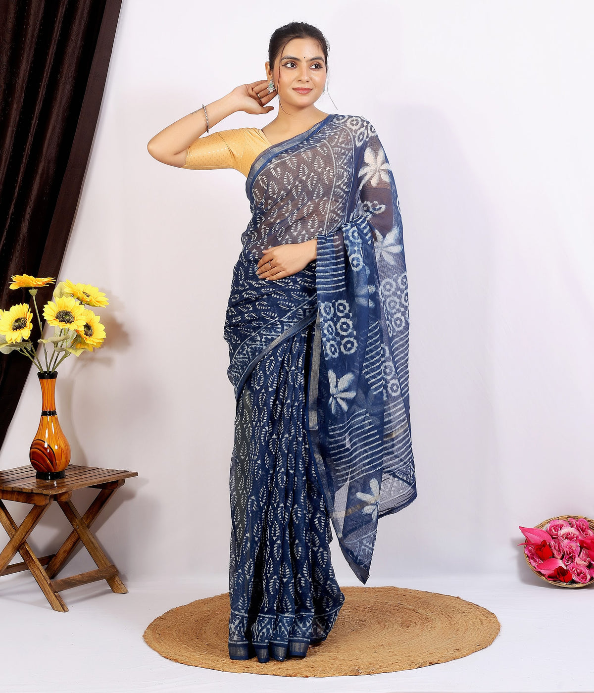 Indigo Floral Dabu Kota Doria dabu hand block print saree with blouse – indigo blue – wholesale Jaipur – view 5