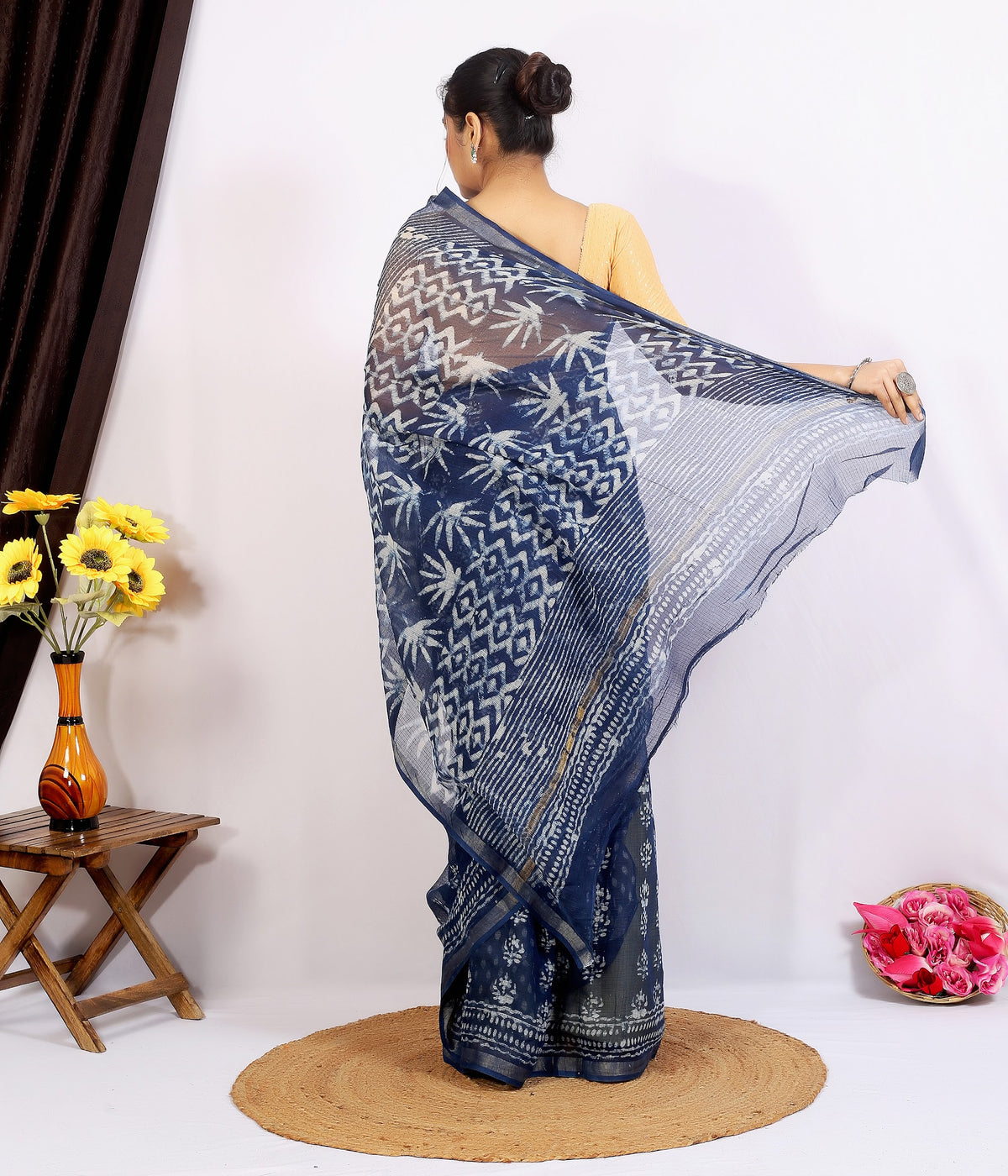 Indigo Phool Stripe Dabu Kota Doria dabu hand block print saree with blouse – indigo blue – wholesale Jaipur – view 4