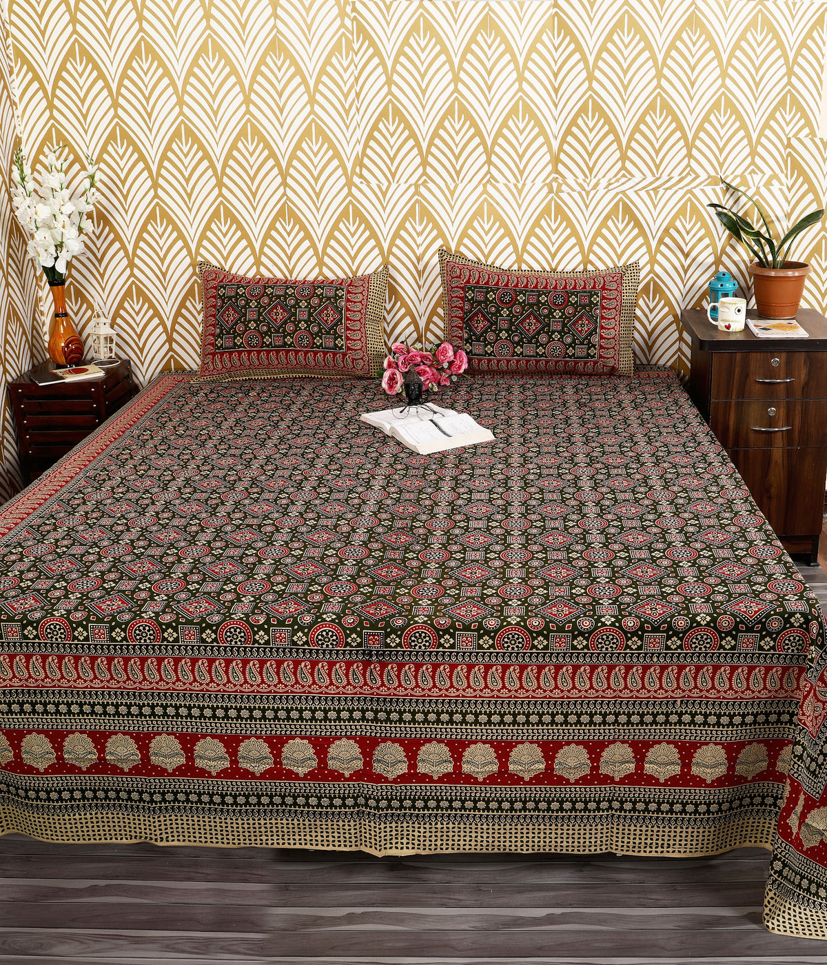 Bagru Mahal Black Red Ajrakh Cotton King Size Bedsheet 108x108 with 2 Pillow Covers Bedsheet 1nI-8FWvzDrLK__0L8wxHVLCsV_CMK96F_w2000