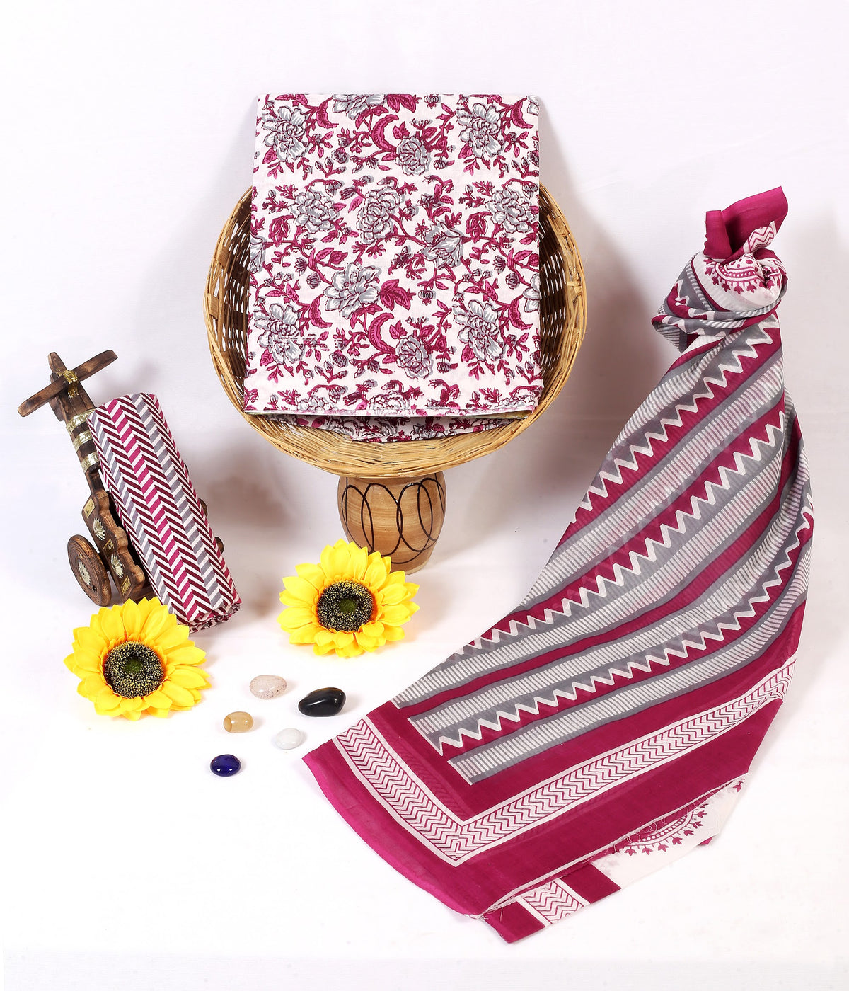 Hand Block Print Cotton Suit Material with Mulmul Dupatta | Gulabi Haveli Jaal – Magenta Floral Jaal | White & Magenta | Wholesale Suit Material 1rEko1R8jzlPuCPwaQ6ERUaclk2zVqcmA_w2000