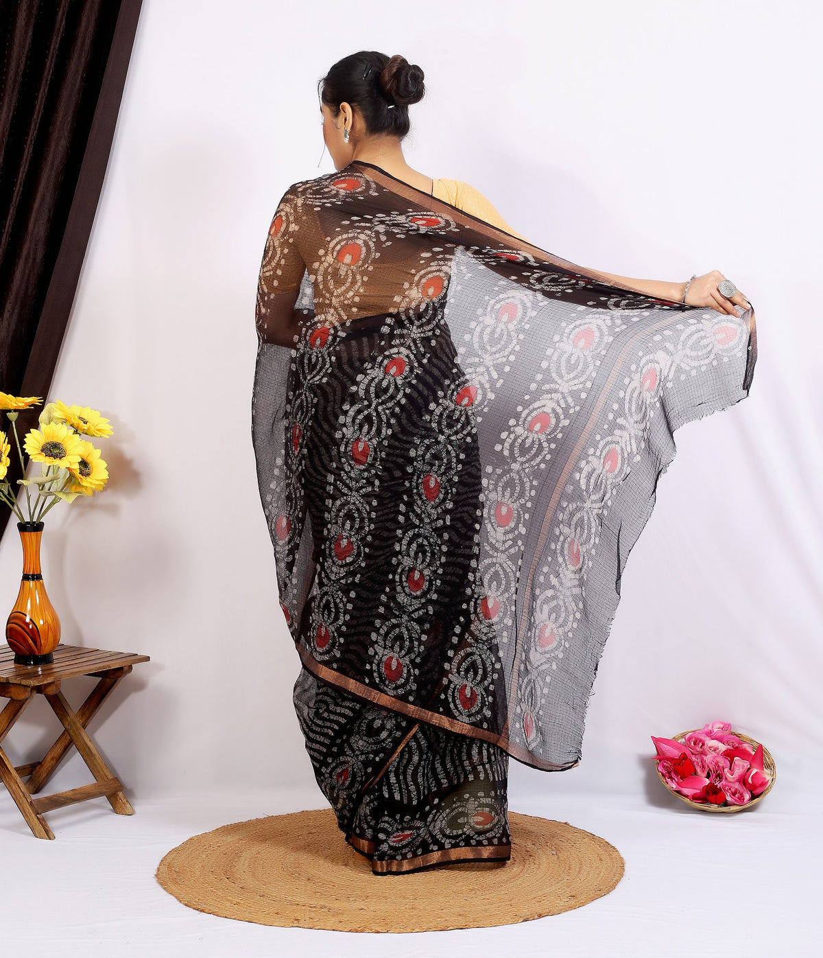 Black Brown Wave Dabu Kota Doria dabu hand block print saree with blouse – black and brown – wholesale Jaipur – view 4