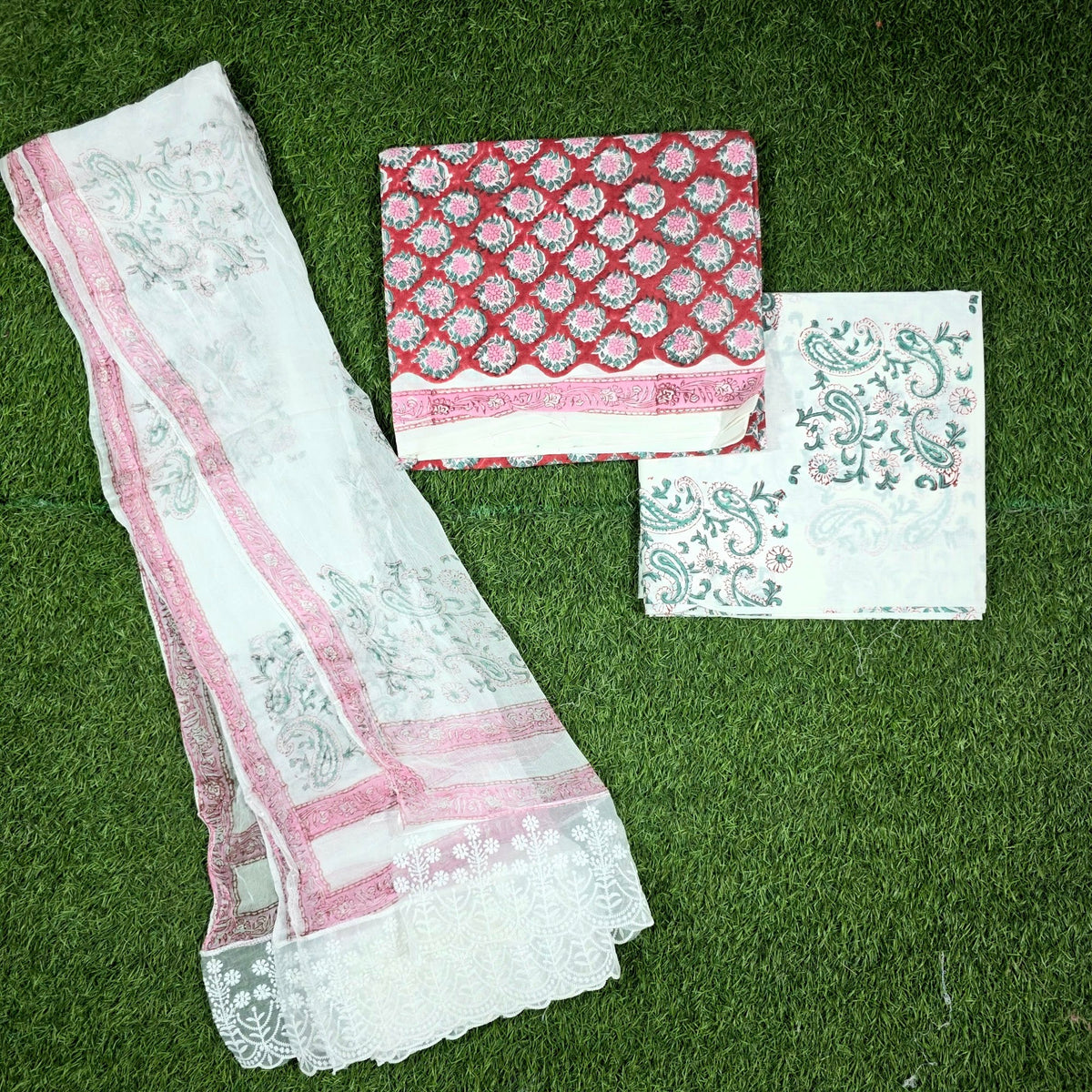 Gulnaar Red Buti Pink Border Hand Block Print Cotton Suit with Chiffon Dupatta – Unstitched 3 Piece Suit Material 1w-kLOv1h6715duoiYA6NoHNPVocxX3Sc_w2000