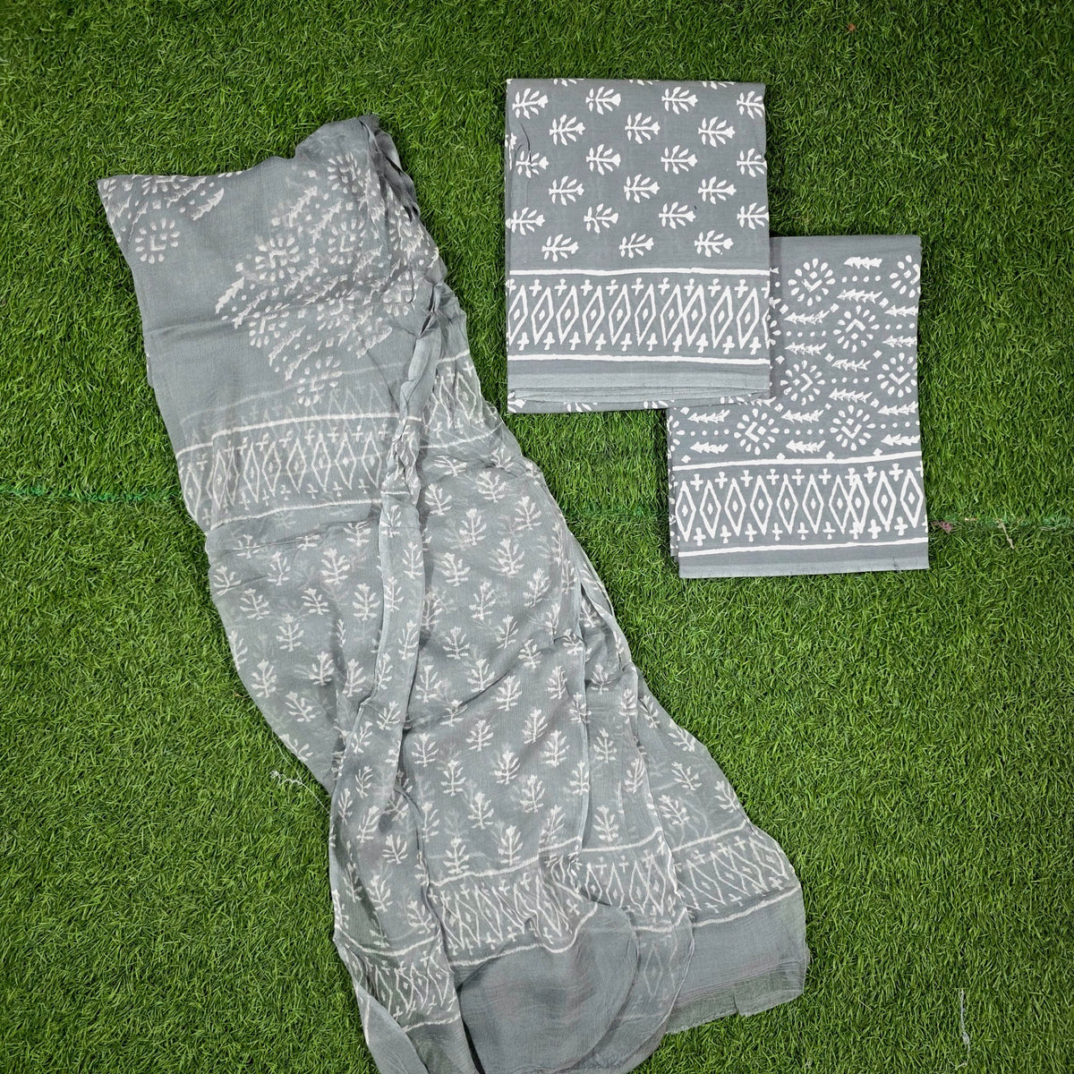 Gulnaar Grey Buti Hand Block Print Cotton Suit with Chiffon Dupatta – Unstitched 3 Piece Suit Material 1w1EKtVQ-va2rhkezhx_omB4Rq-u1IqUO_w2000