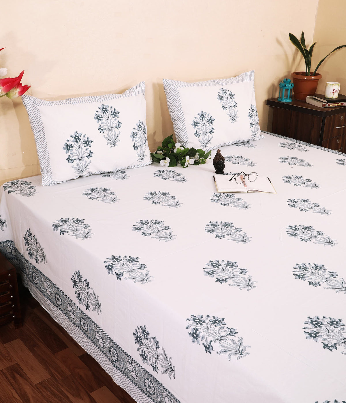Neel Guldasta hand block printed Murugan cotton double bedsheet 95x108 with 2 pillow covers – blue grey – wholesale Jaipur – view 2
