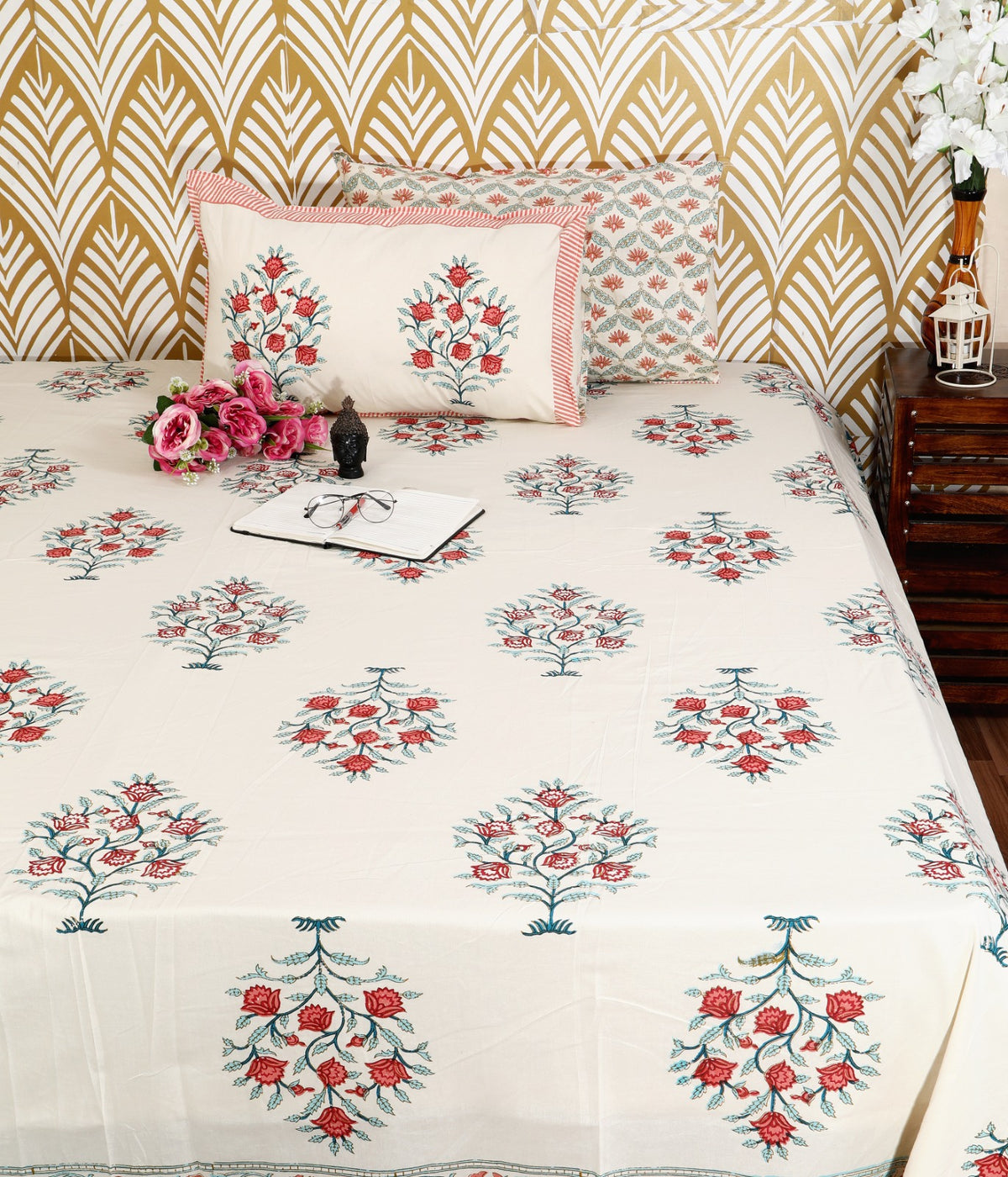 Prakriti Yuvraj Peach Border Rose Bouquet Pure Cotton King Size Bedsheet 108x108 with 2 Pillow Covers Bedsheet 1ytxHxfNZYI_10HyoEZjKWw2-JCoTHtcN_w2000