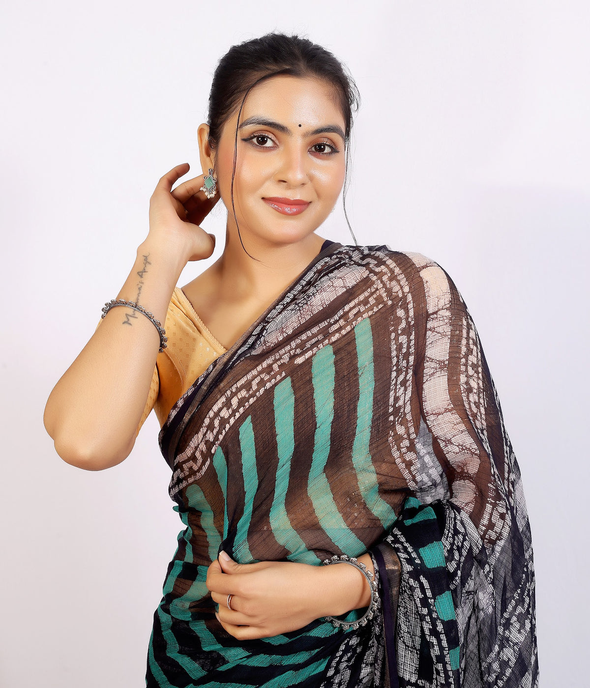 Bottle Green Black Dabu Kota Doria dabu hand block print saree with blouse – bottle green and black – wholesale Jaipur – view 2