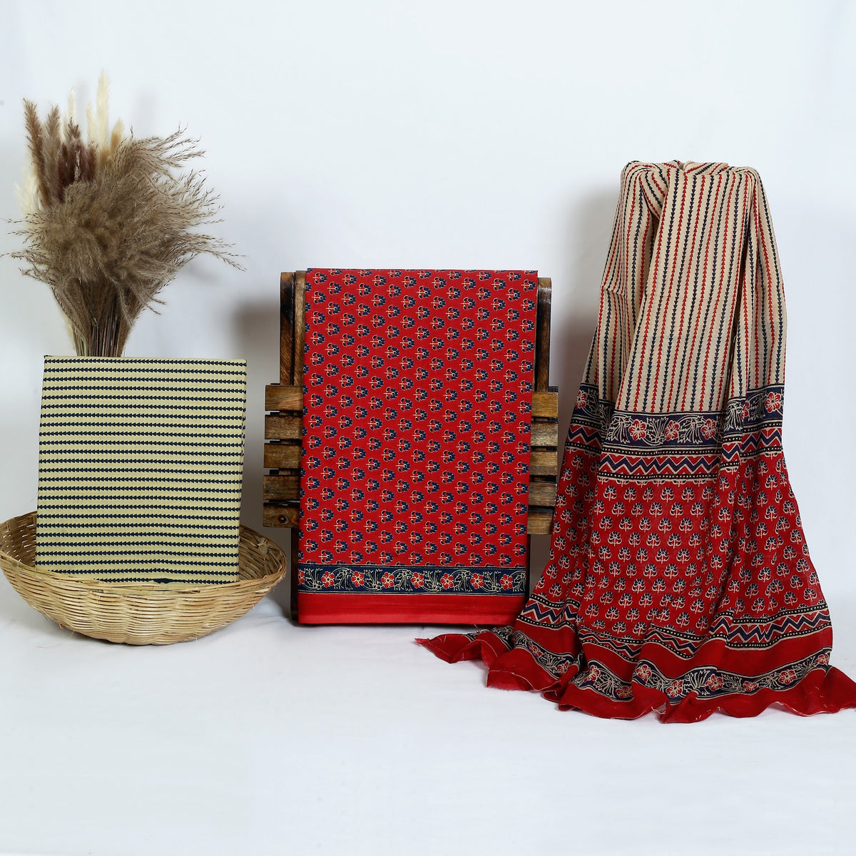 Hand Block Print Cotton Suit Material with Mulmul Dupatta | Laal Ajrakh Buti – Red Mini Buti | Red & Beige | Wholesale Suit Material 1zog54rw9EgzSfjN4WgNGpKwdU_vtwkdh_w2000