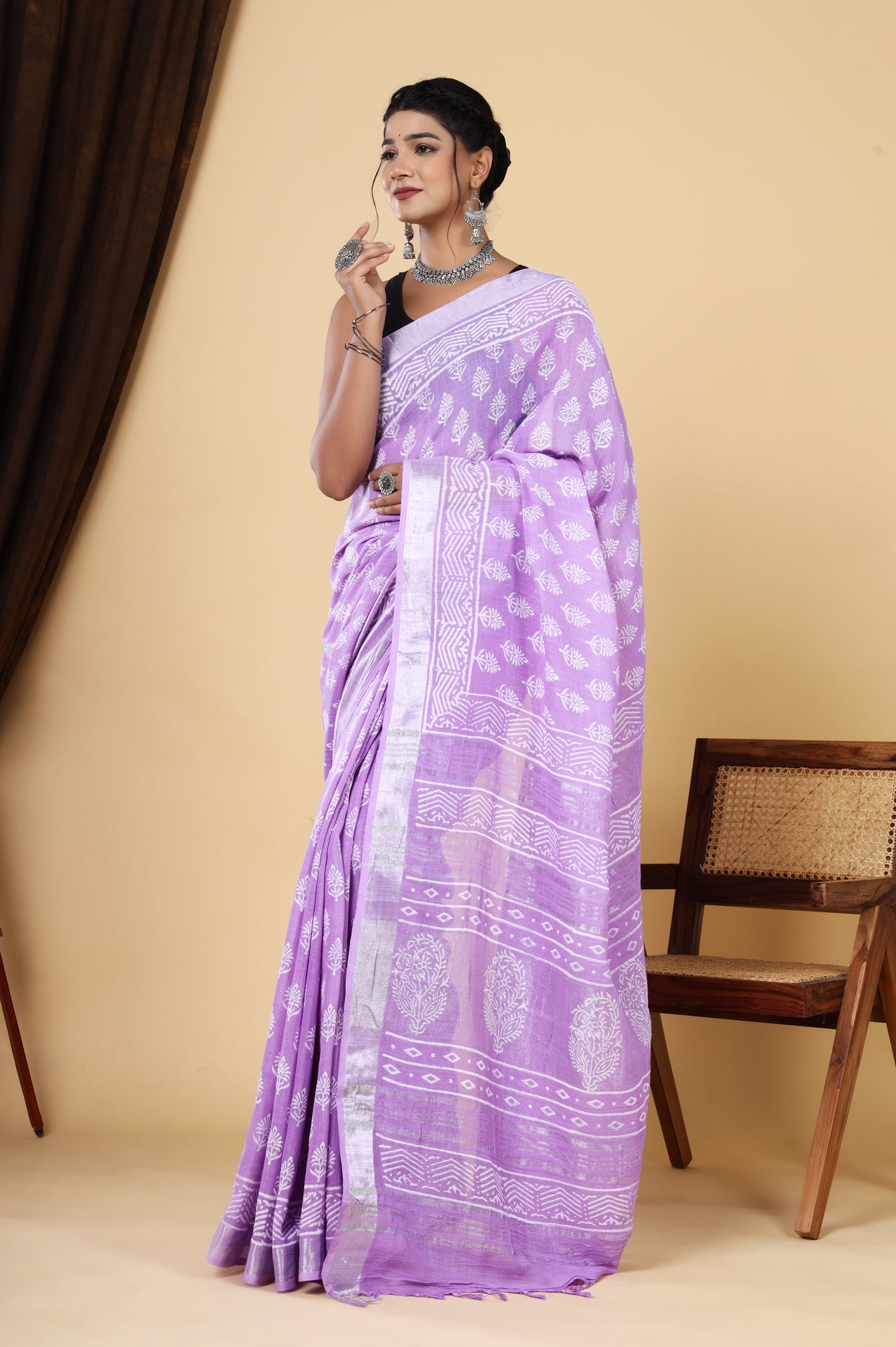 Royal Orchid Linen: Hand Block Booti Dyed Saree in Purple Magneta