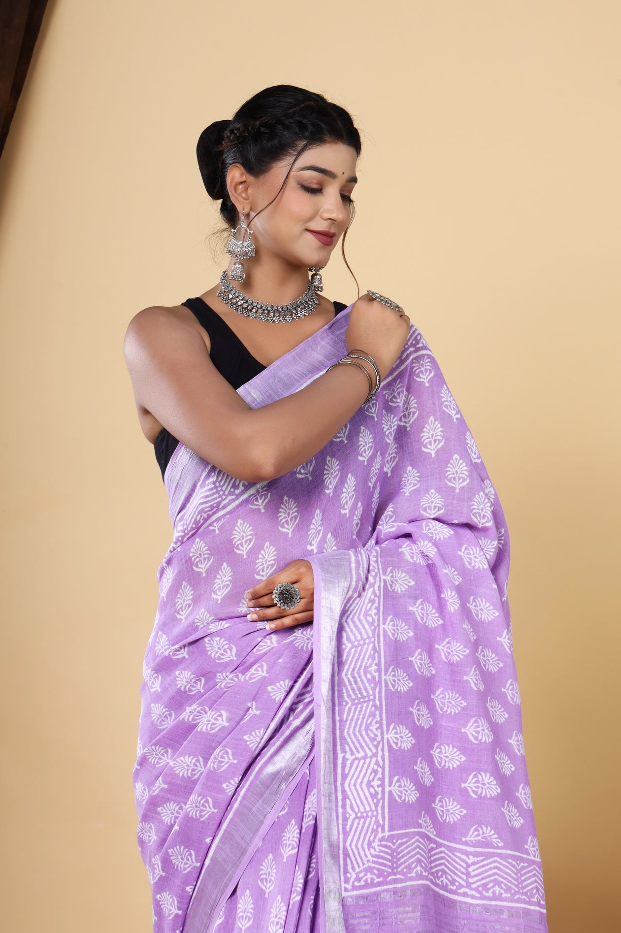 Royal Orchid Linen: Hand Block Booti Dyed Saree in Purple Magneta